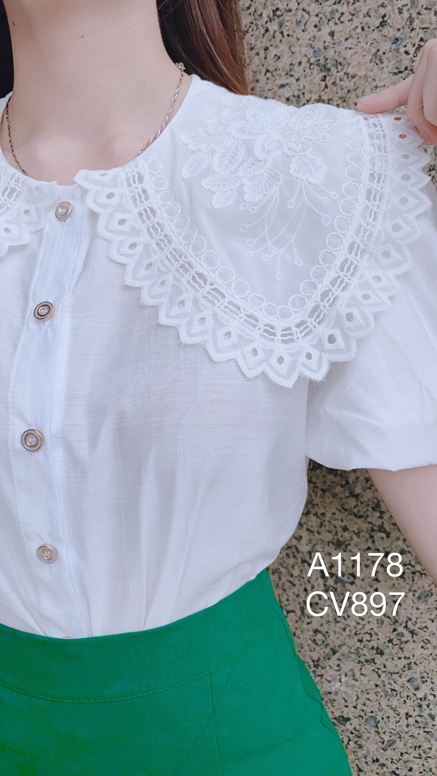 A1178 sơ mi cổ ren tay bồng 5 cúc