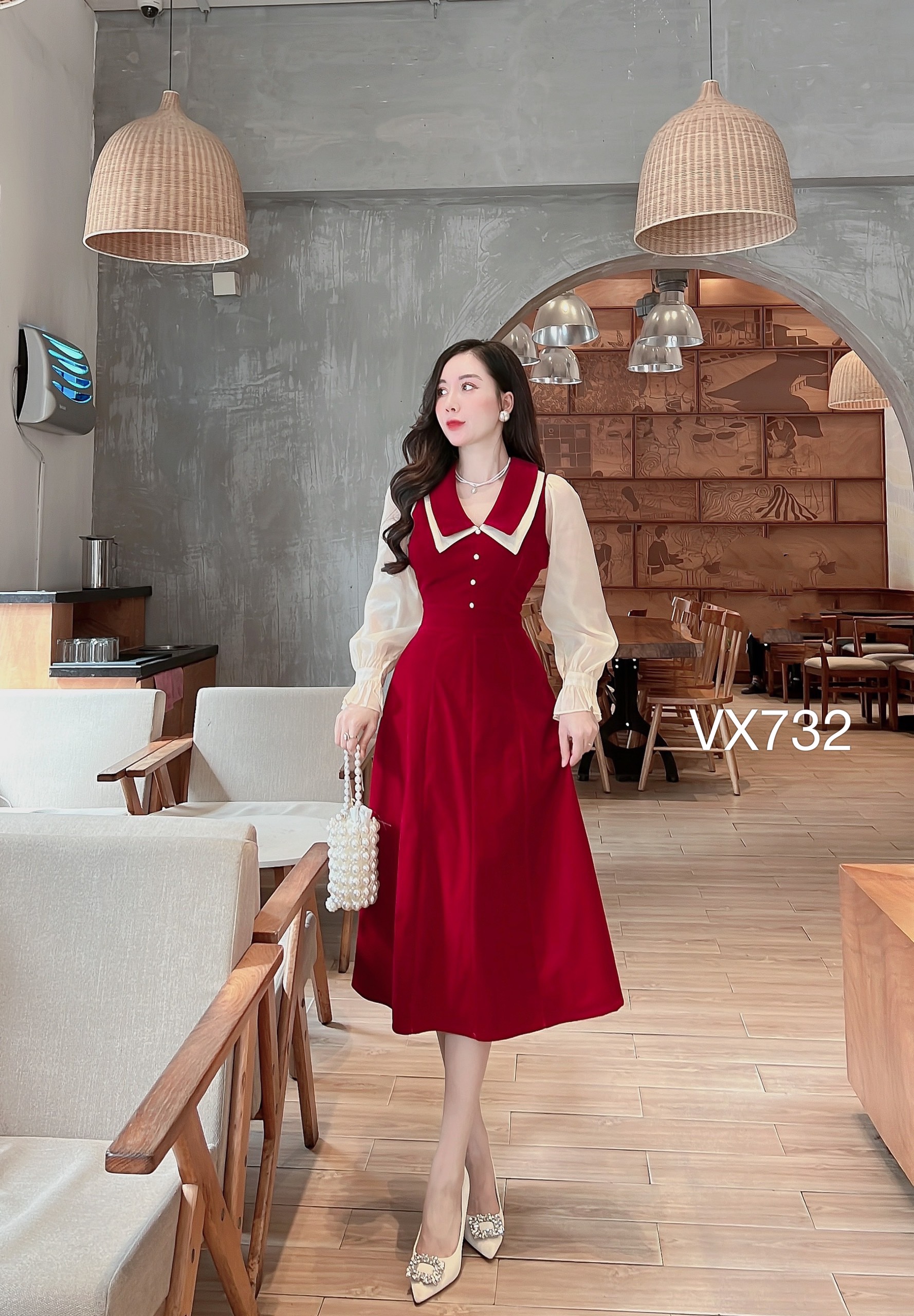 VX732 Váy nhung dài tay