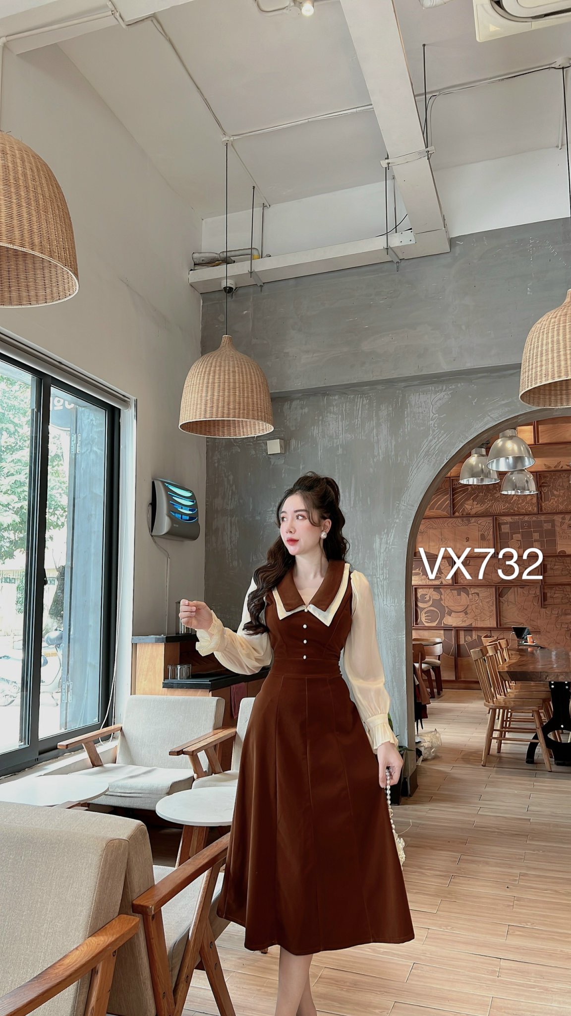 VX732 Váy nhung dài tay