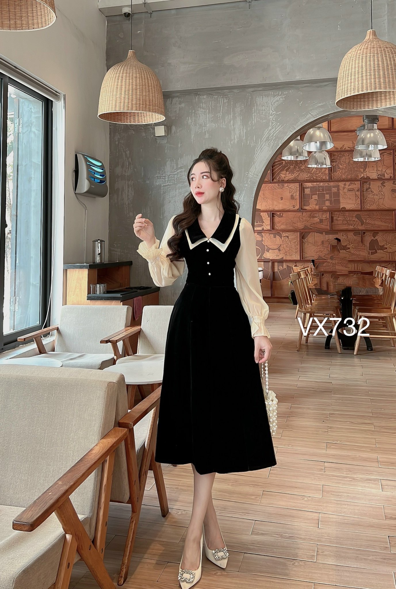 VX732 Váy nhung dài tay