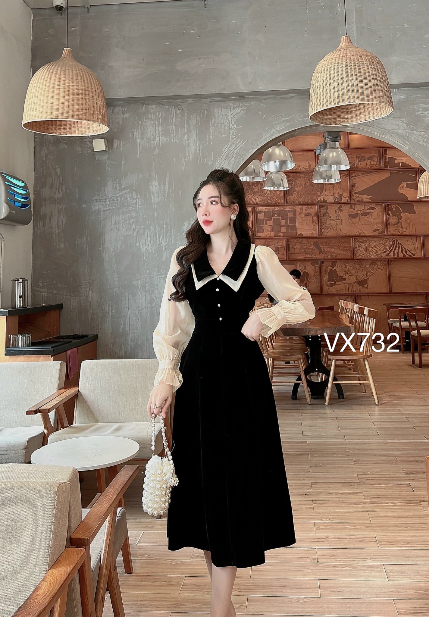 VX732 Váy nhung dài tay
