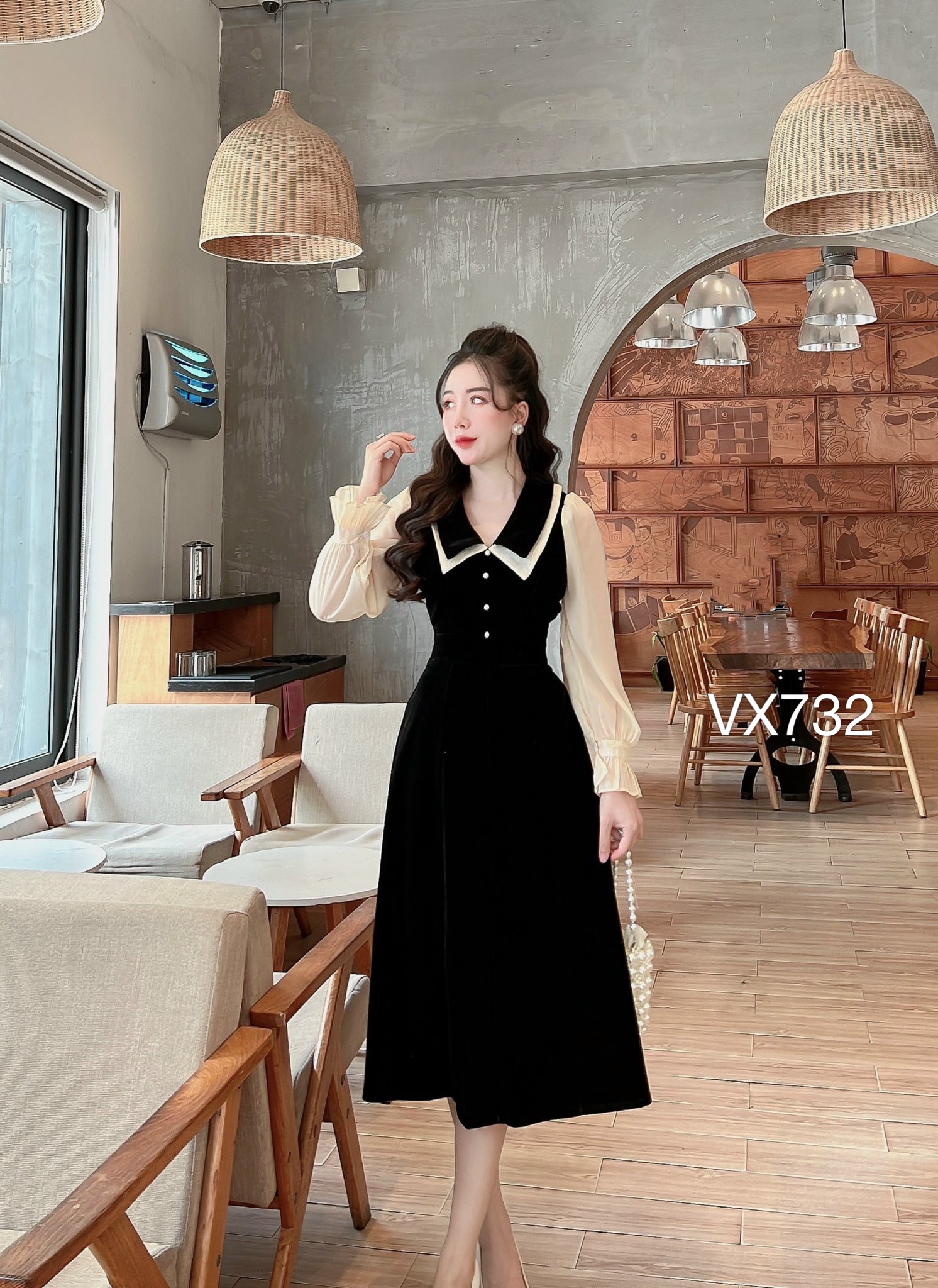 VX732 Váy nhung dài tay