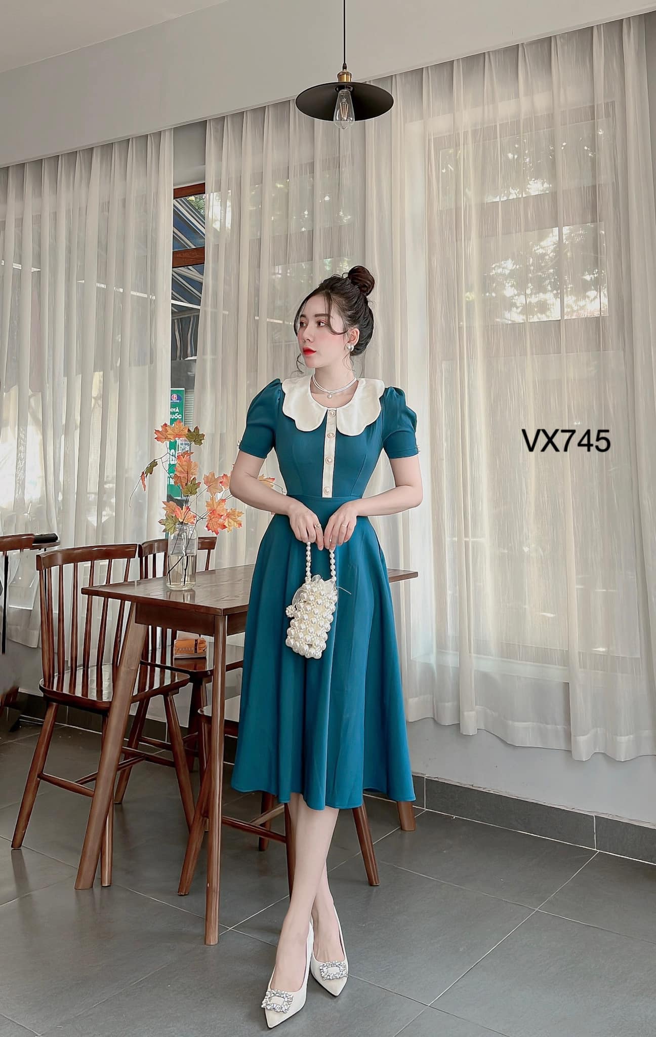 VX745 Váy xòe cổ bướm