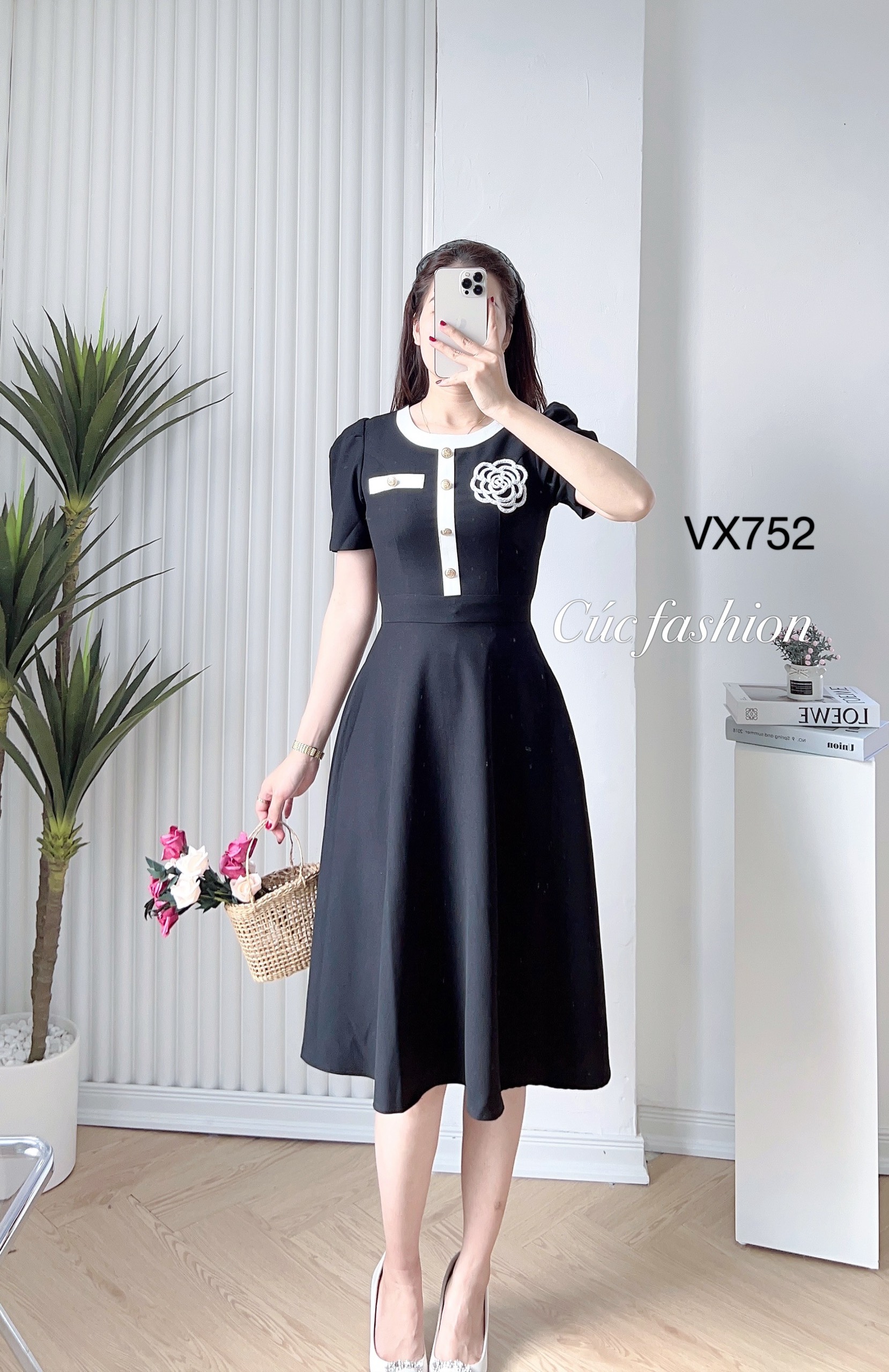 VX752 váy hoa cườm cổ tròn