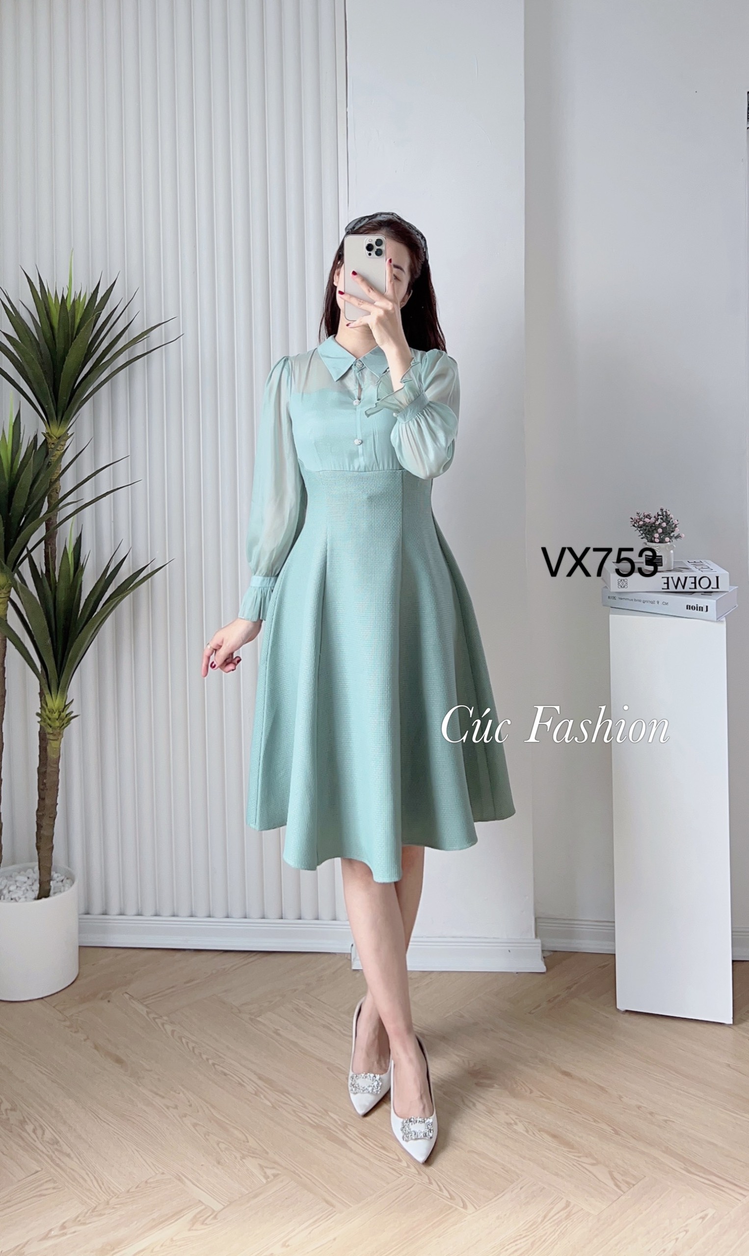 VX758 Váy dạ phối cổ đức