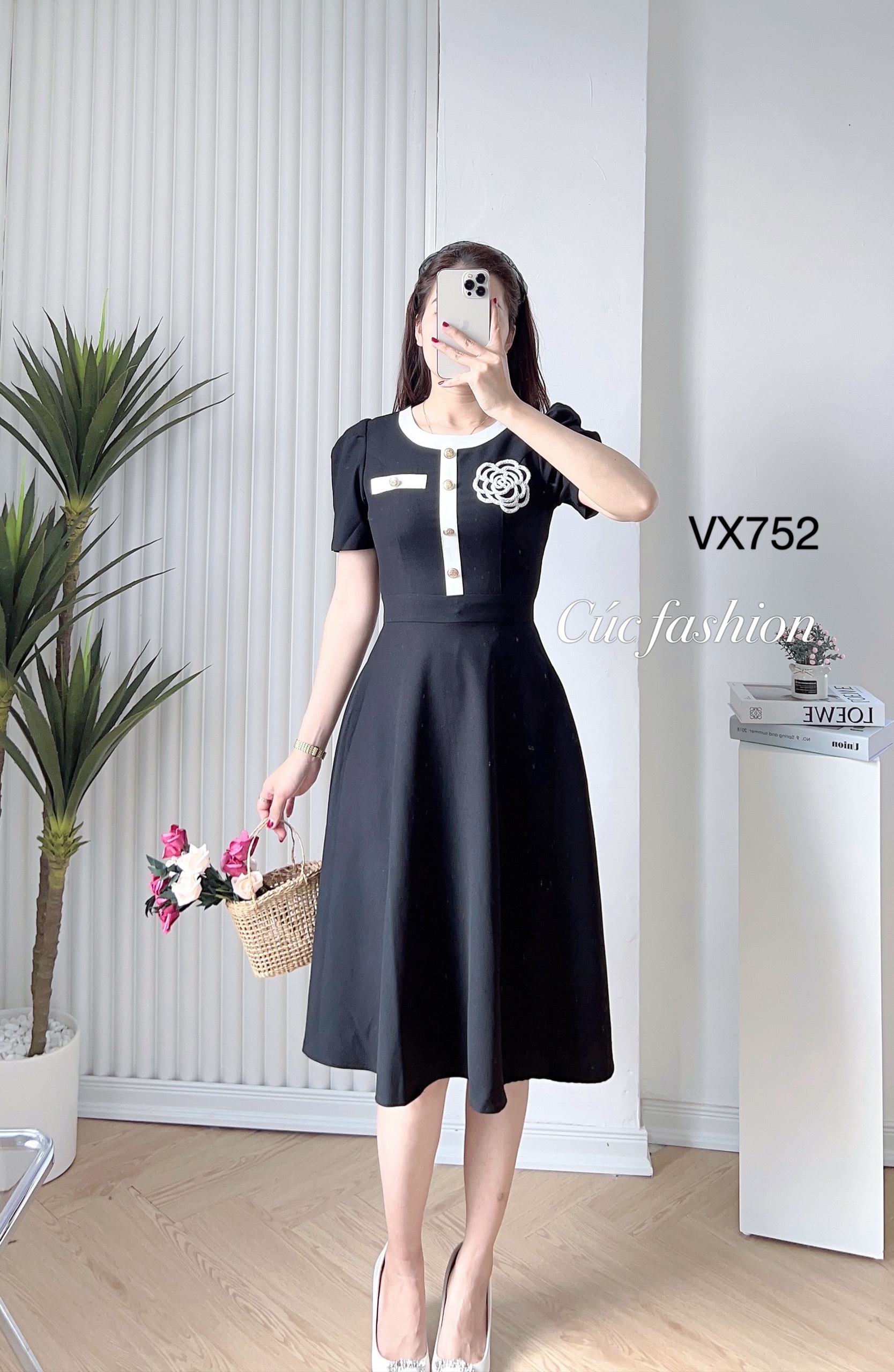 VX752 váy hoa cườm cổ tròn