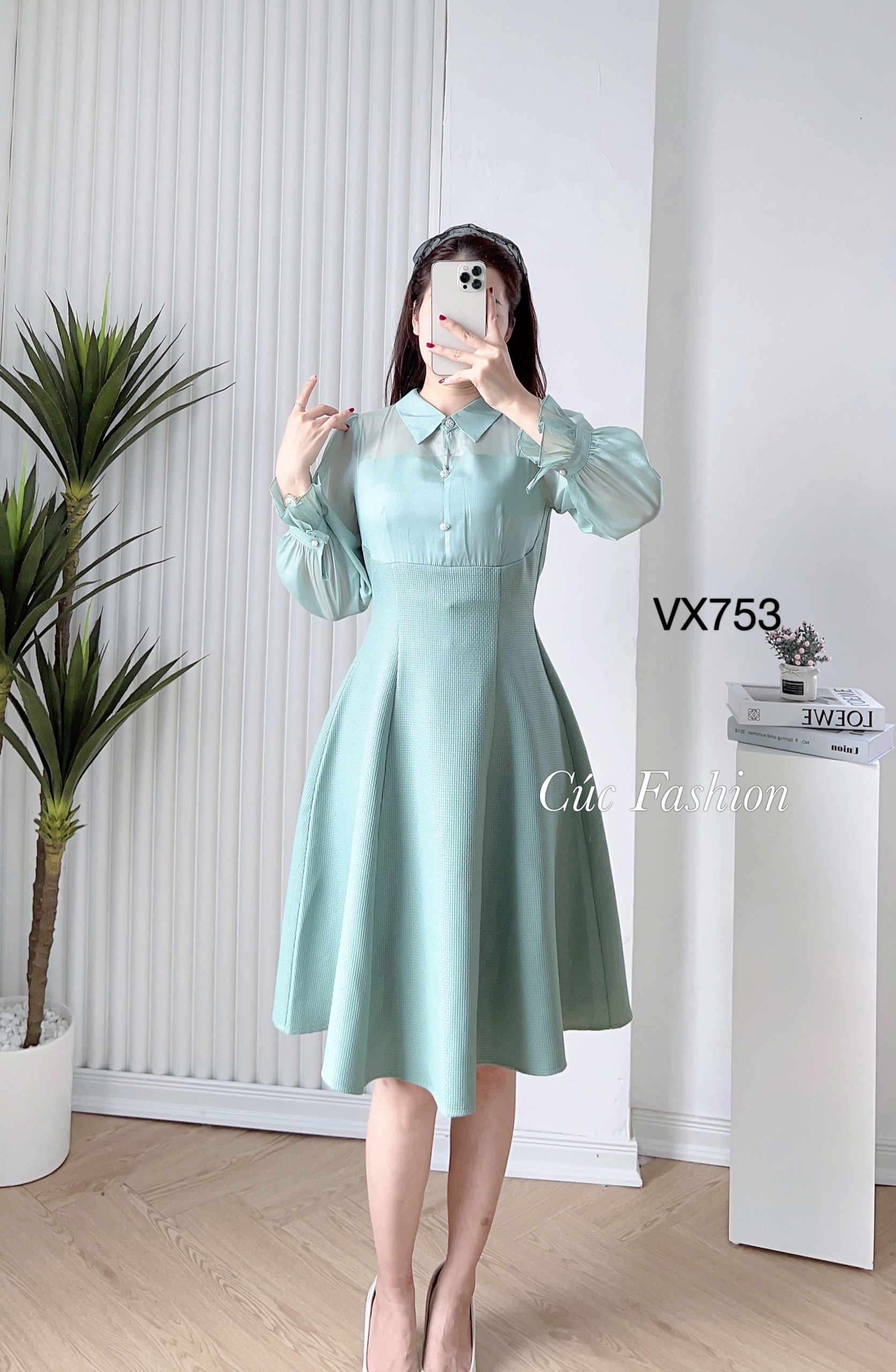 VX758 Váy dạ phối cổ đức