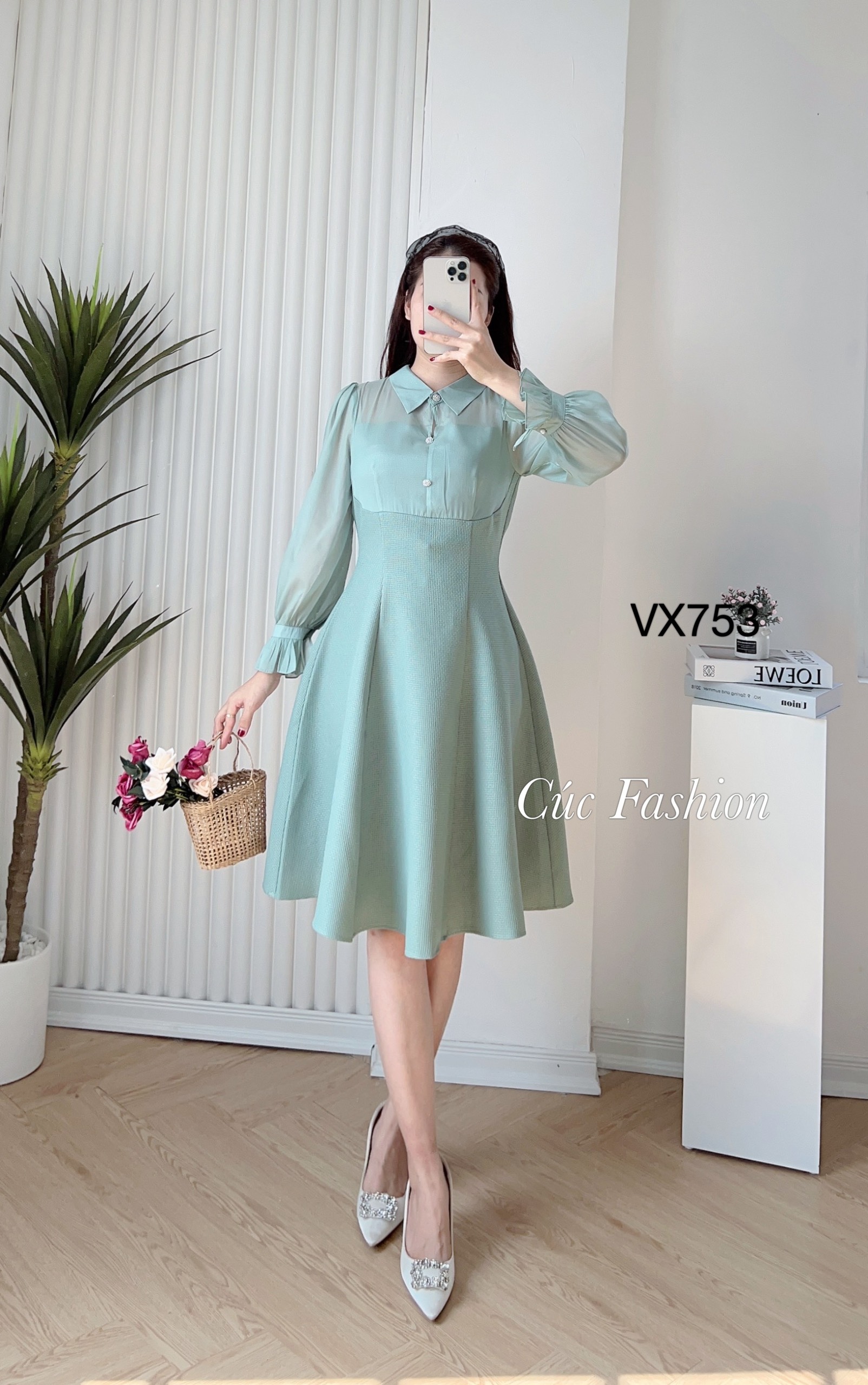 VX758 Váy dạ phối cổ đức