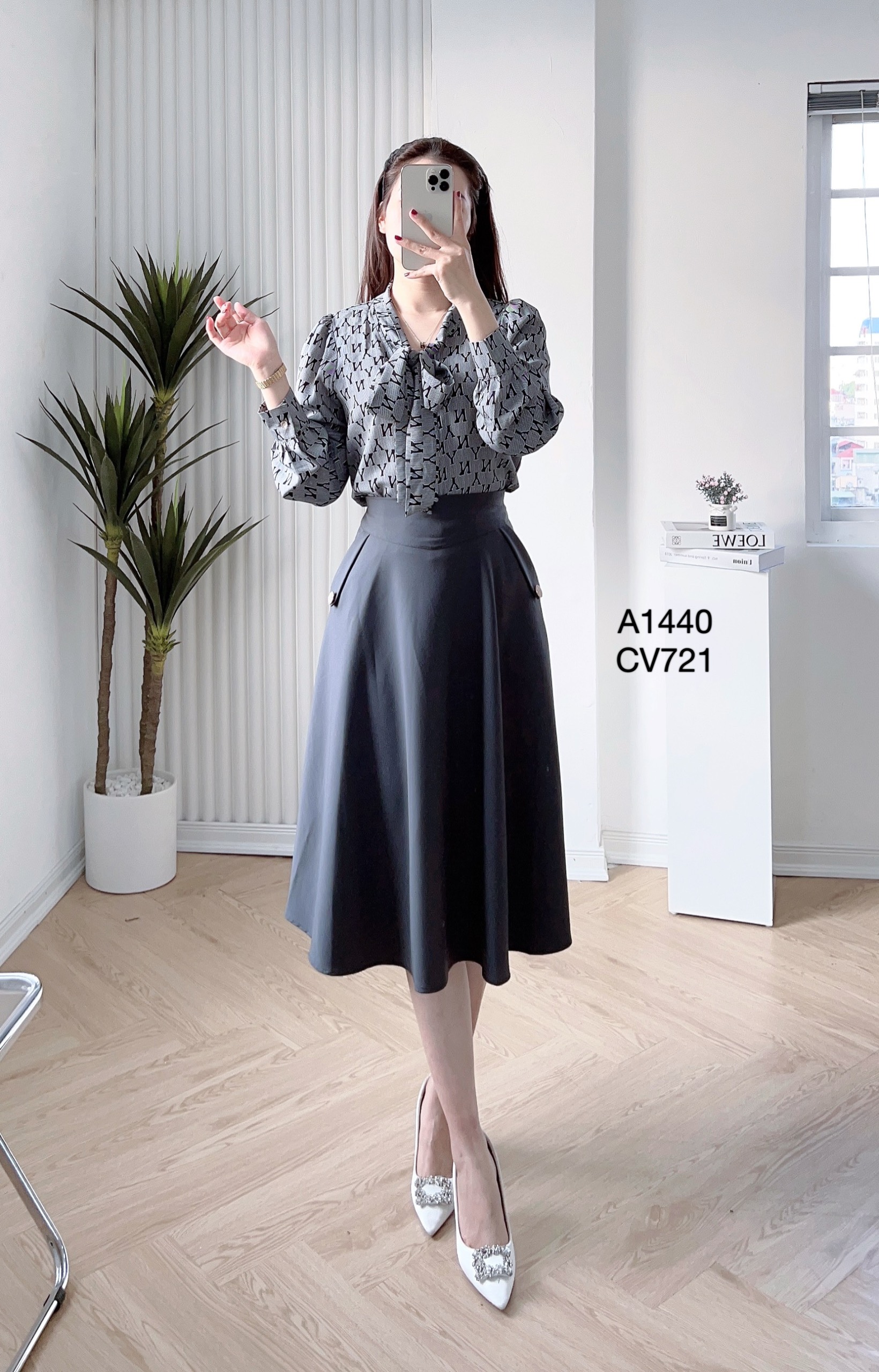 CV721 cv xòe 2 cúc vàng