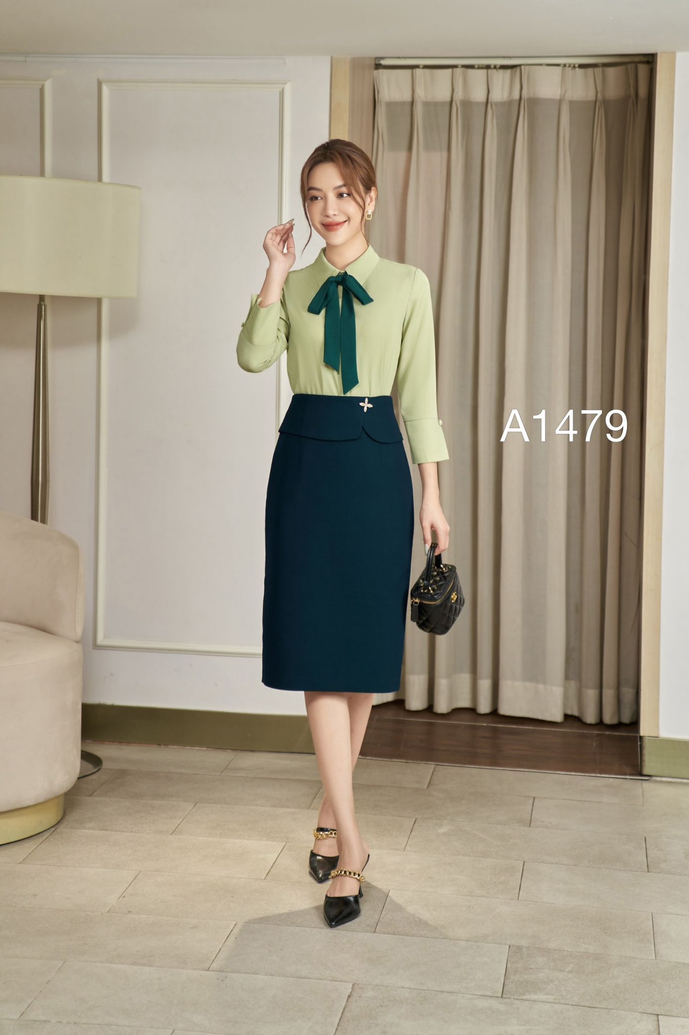 A1479 Áo nơ đồng màu