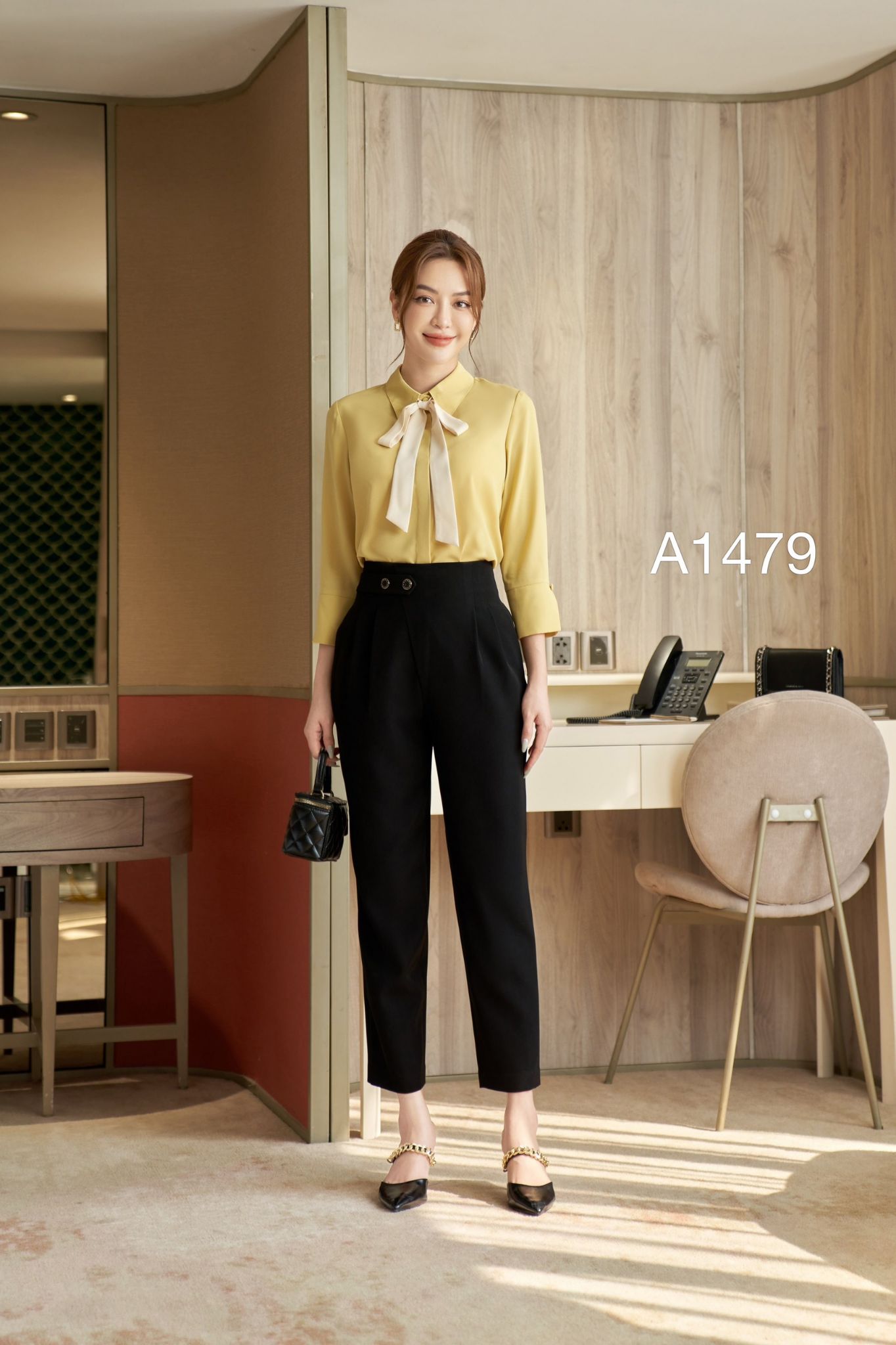 A1479 Áo nơ đồng màu