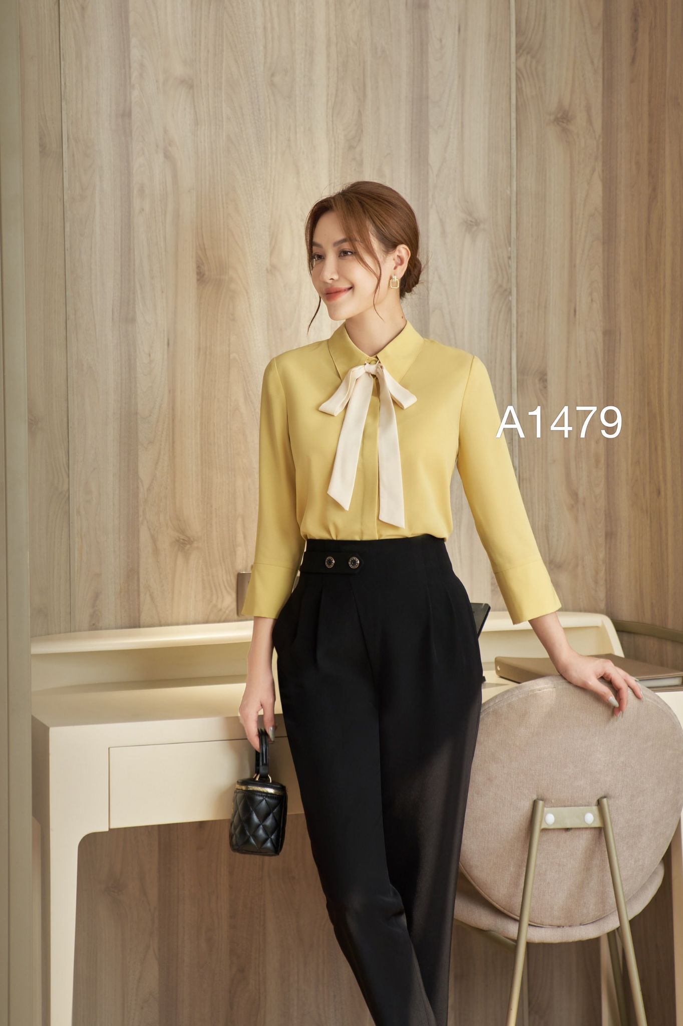 A1479 Áo nơ đồng màu