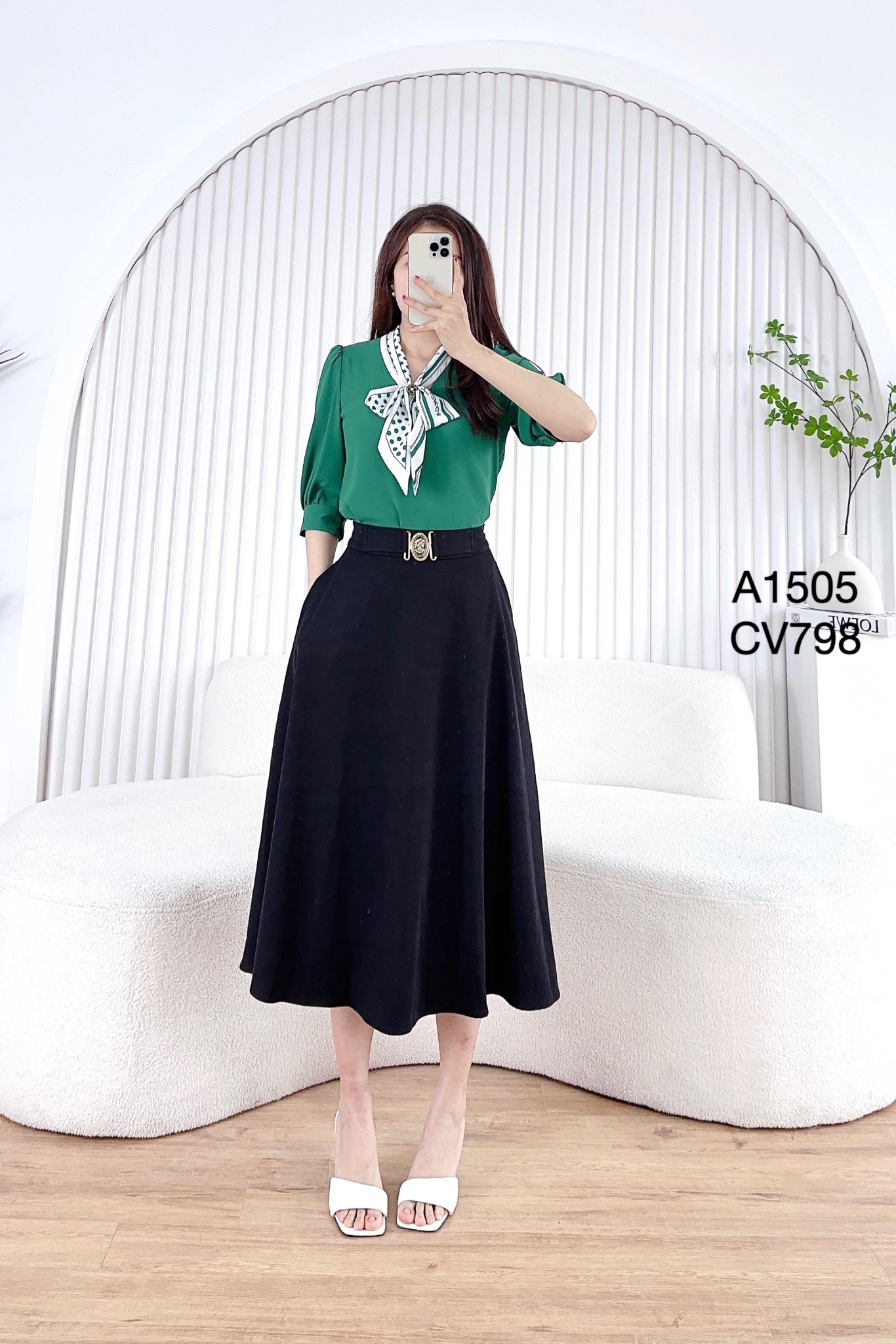 CV798 CV xòe đai cô gái