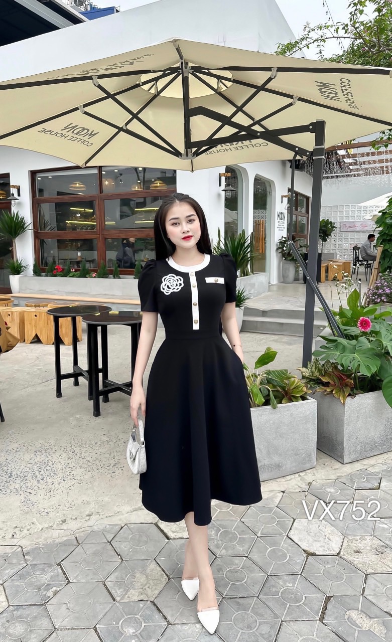 VX752 váy hoa cườm cổ tròn