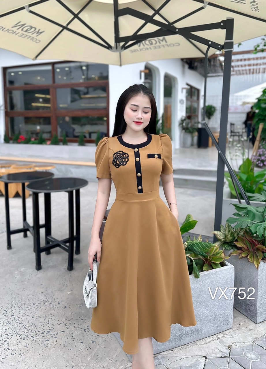 VX752 váy hoa cườm cổ tròn