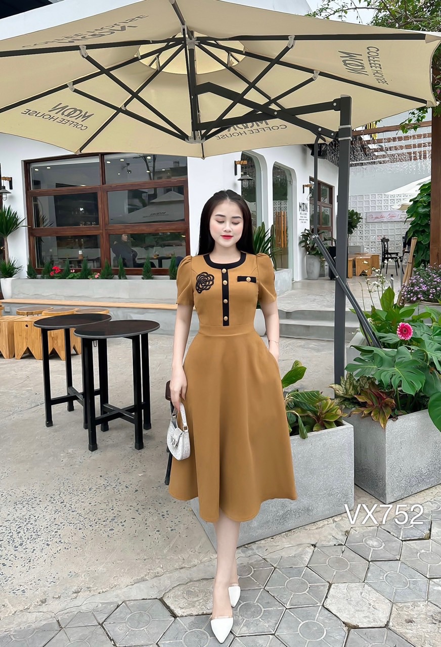VX752 váy hoa cườm cổ tròn