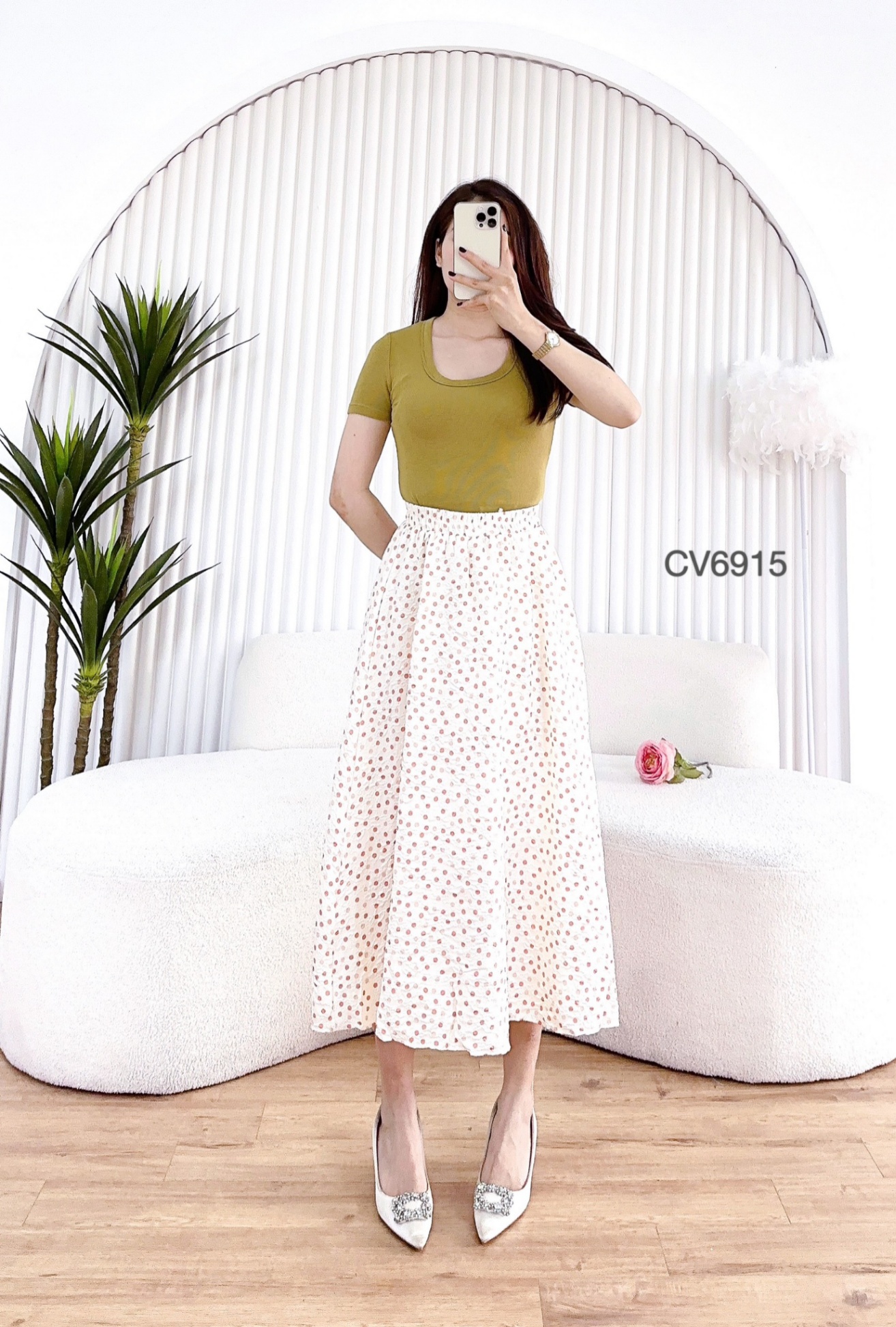 CV6915  CV xòe chấm bi