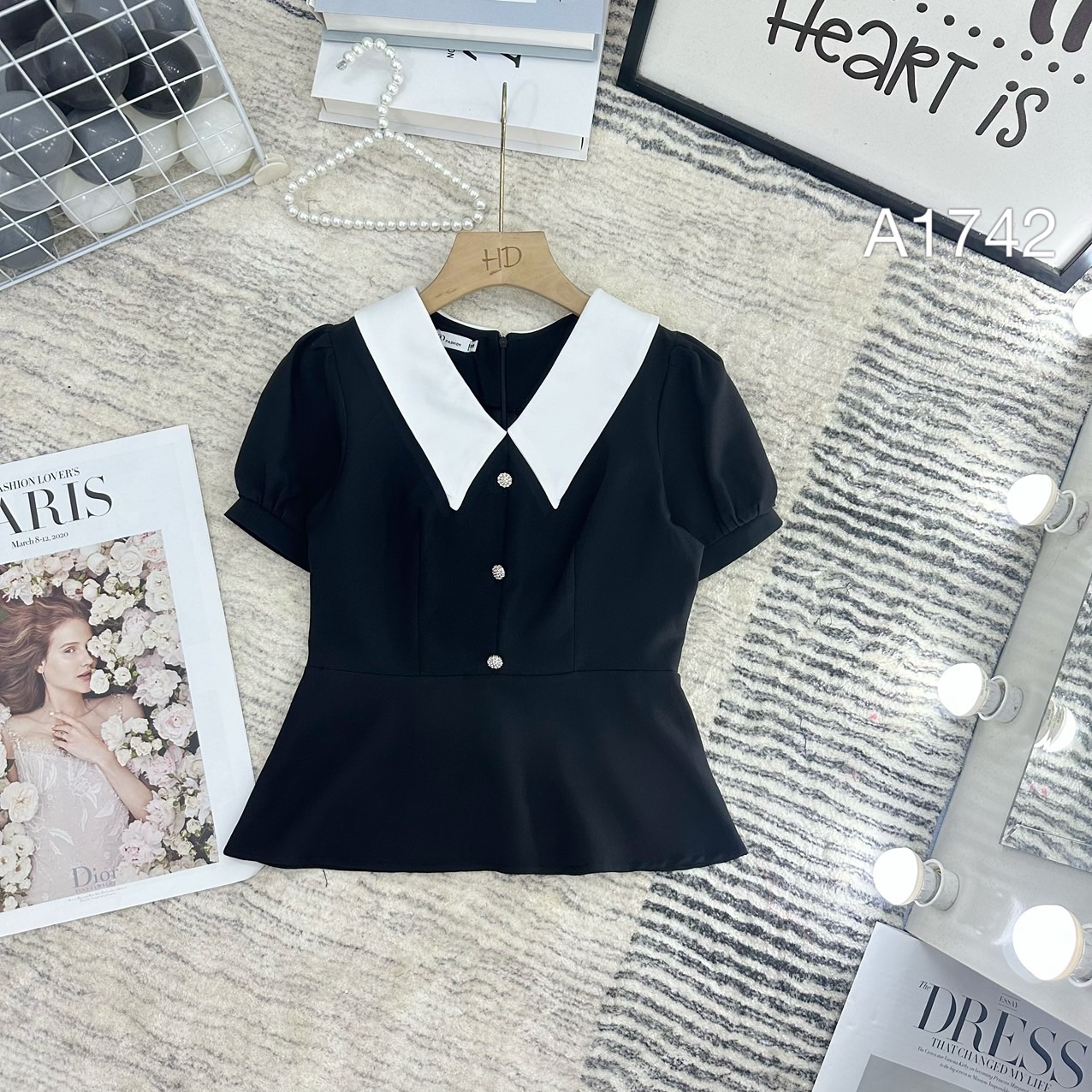 A1742 áo peplum cổ trắng
