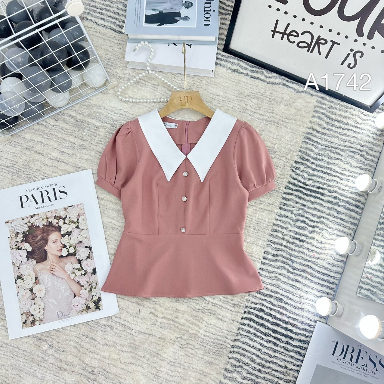 A1742 áo peplum cổ trắng