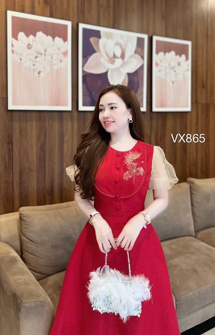 VX865 váy thêu hoa ngực