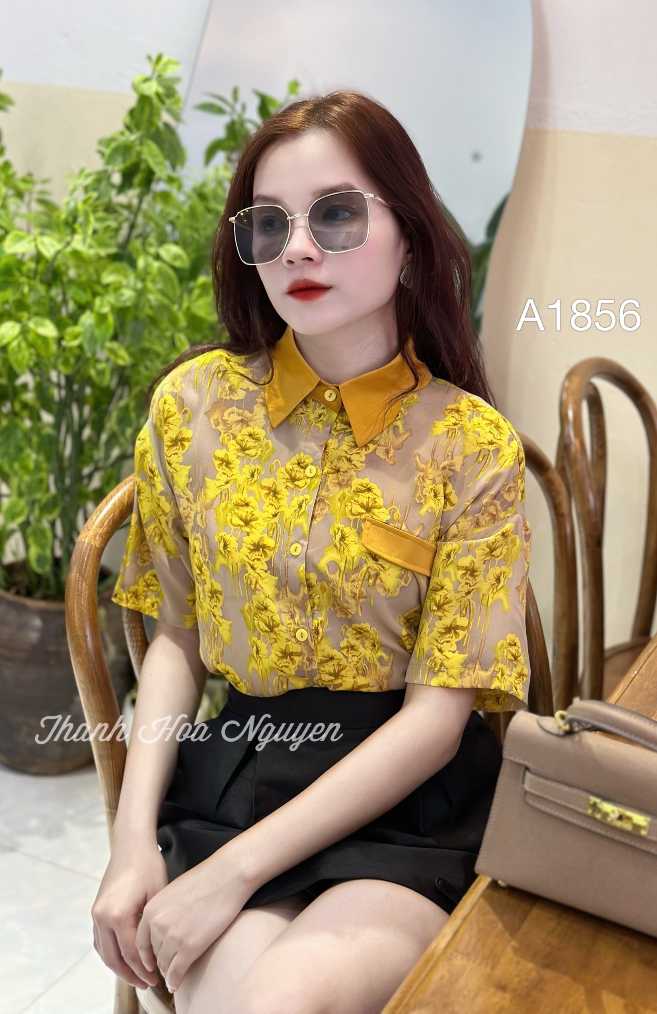 A1856 áo cổ bướm tay lửng