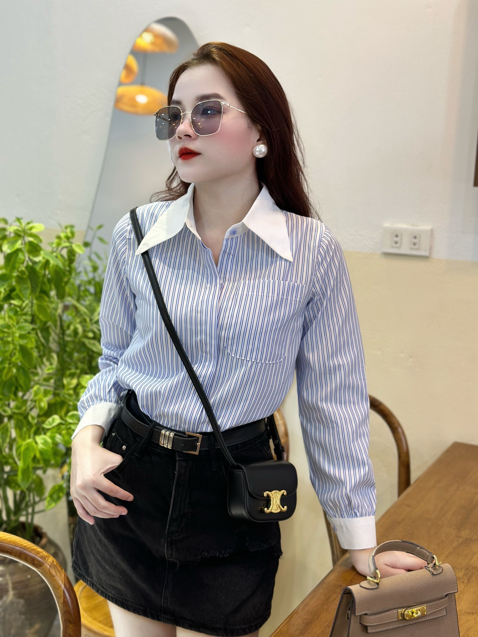 A1864 áo kẻ cổ trắng dài tay