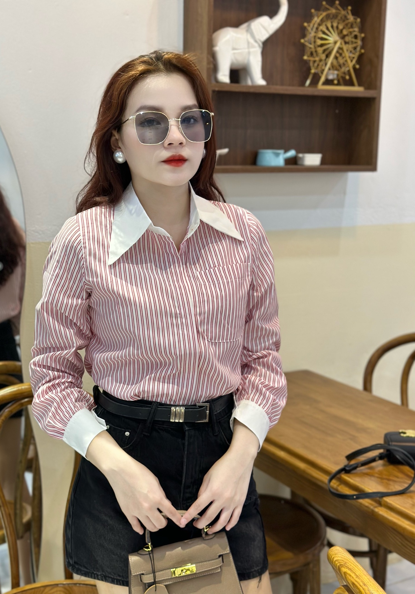 A1864 áo kẻ cổ trắng dài tay