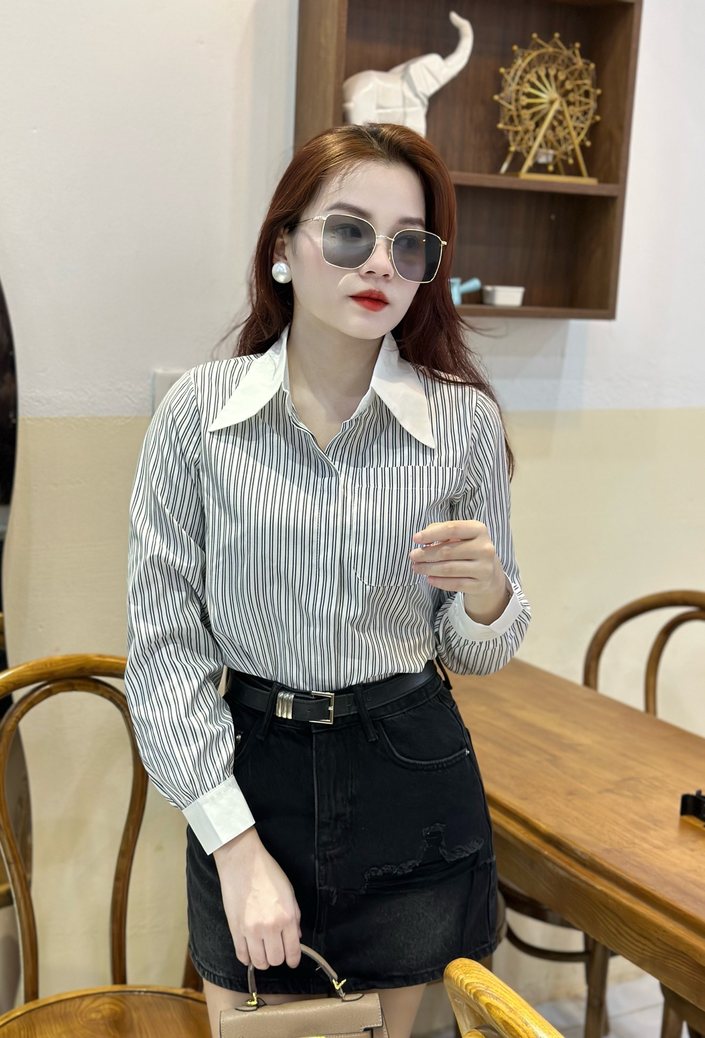 A1864 áo kẻ cổ trắng dài tay