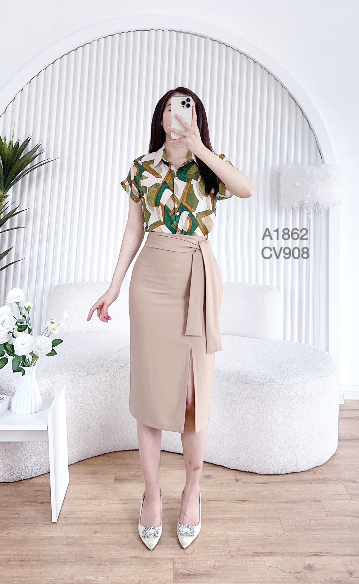 A1862 áo hoạ tiết cổ be
