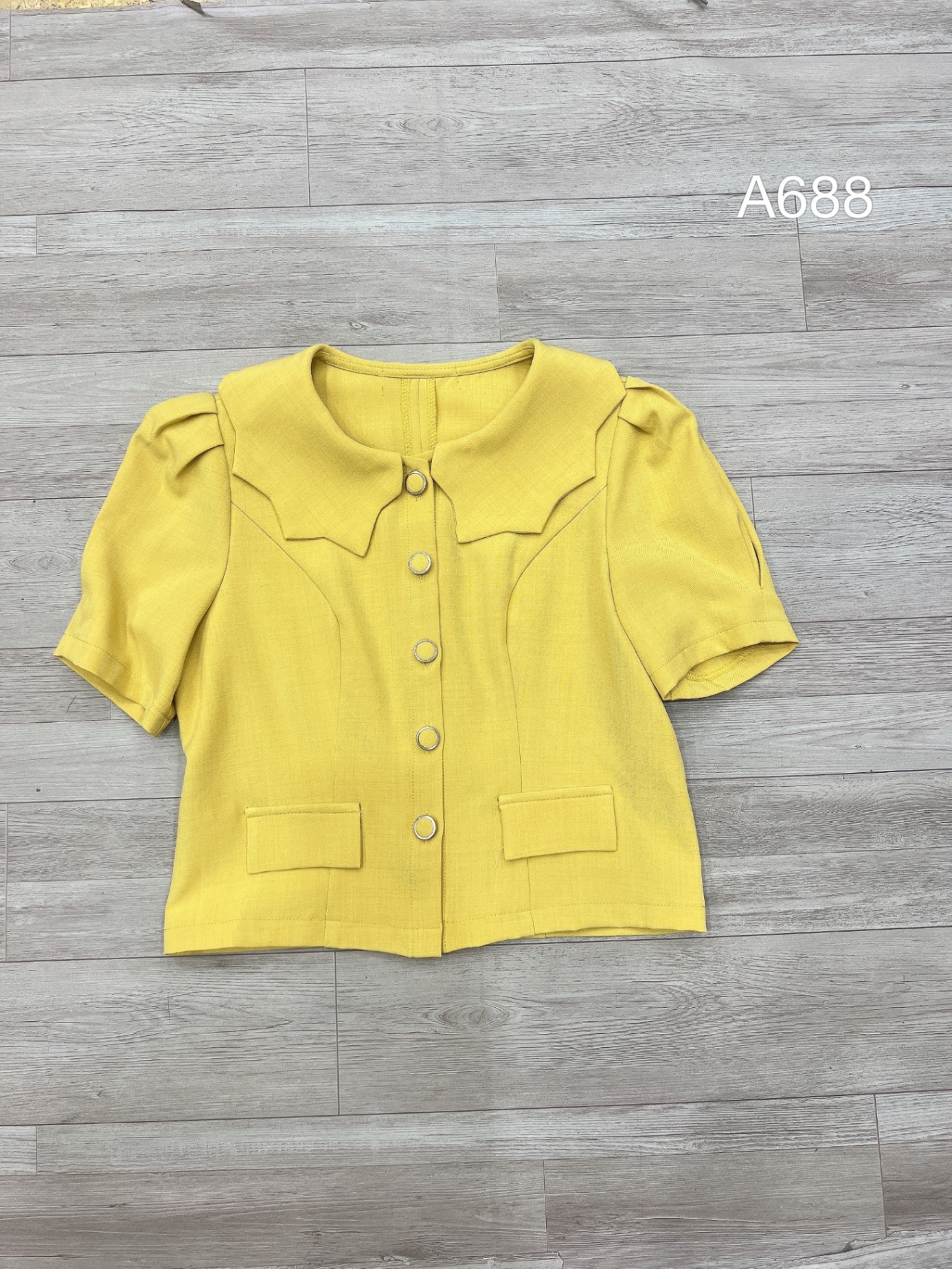 A688 áo cổ sao