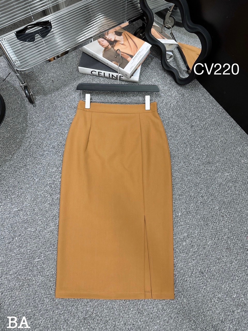 CV220 cv midi kaki xẻ trước