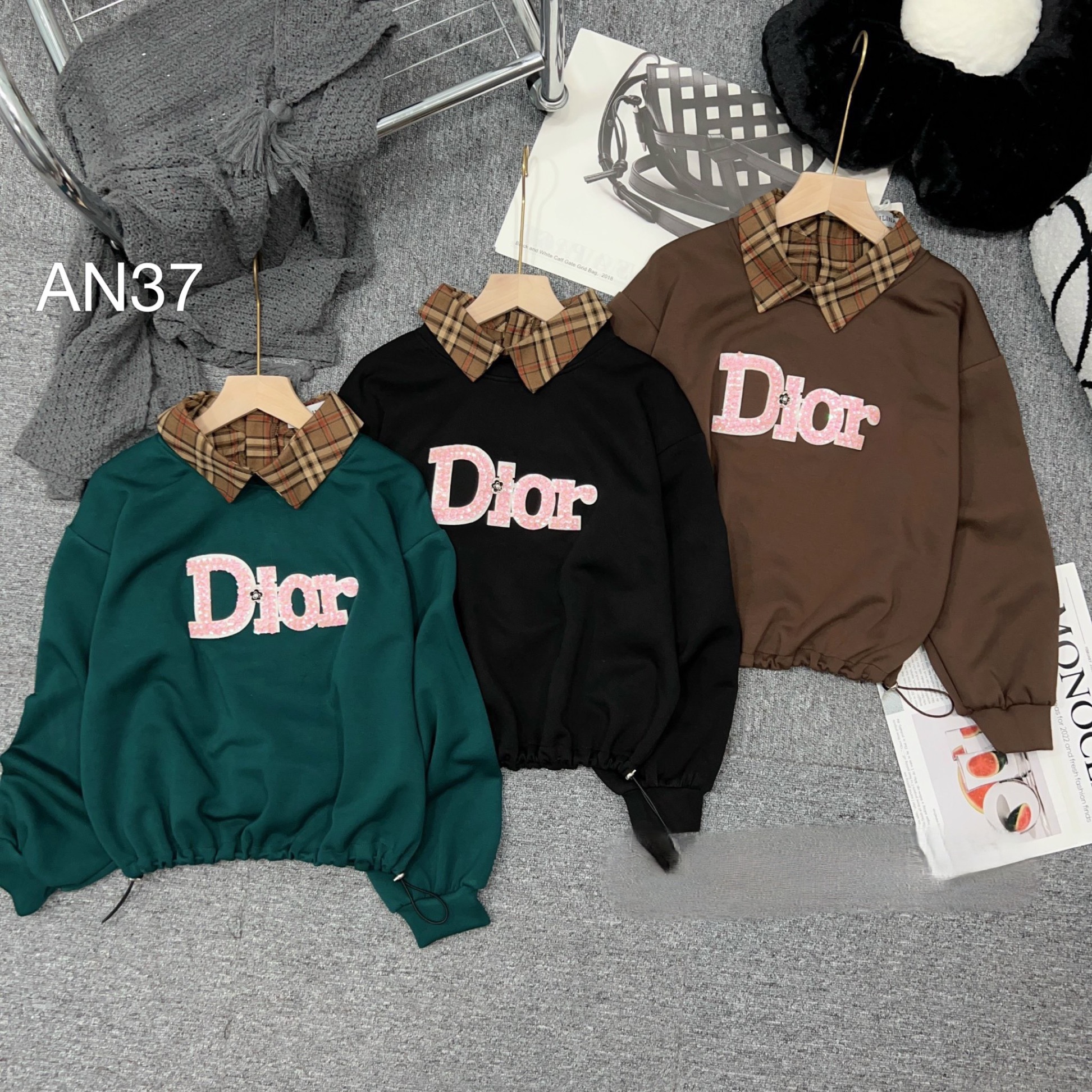 AN37 áo nỉ cổ kẻ Dior