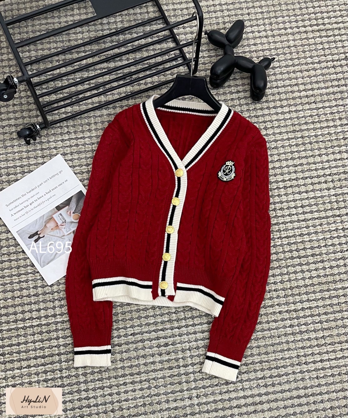 AL695 cardigan huy hiệu