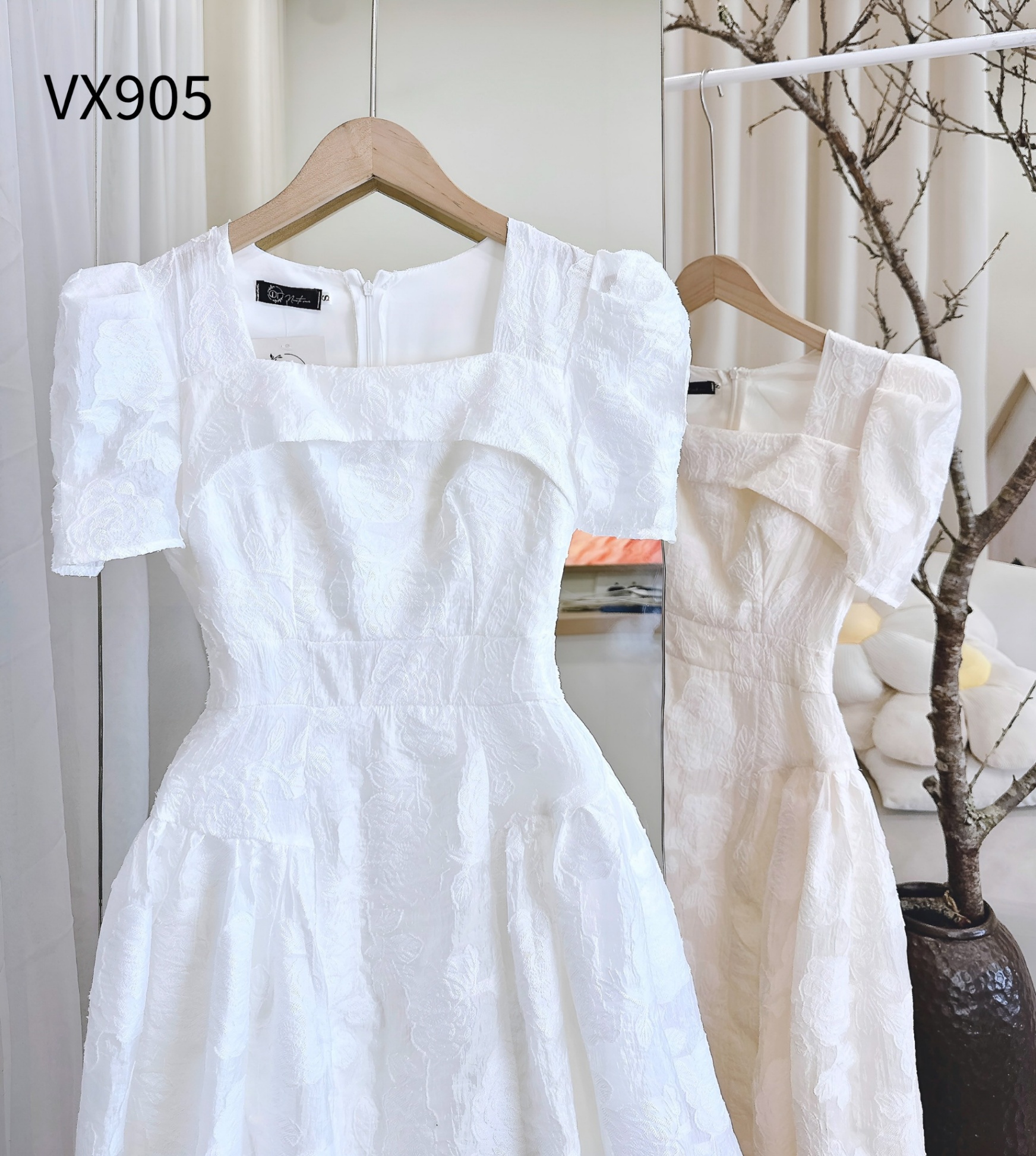 VX905 váy hoa nổi xòe cổ vuông