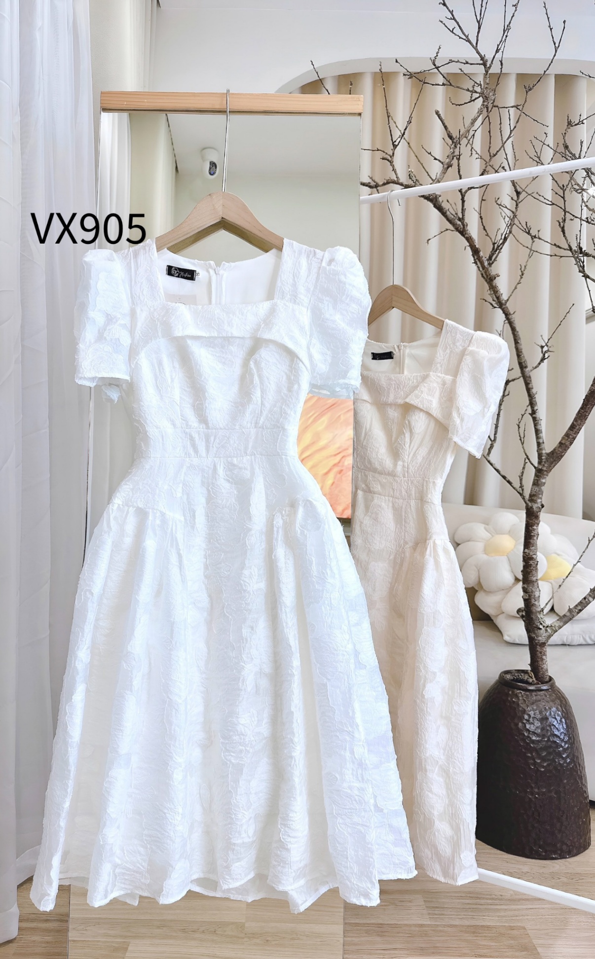 VX905 váy hoa nổi xòe cổ vuông