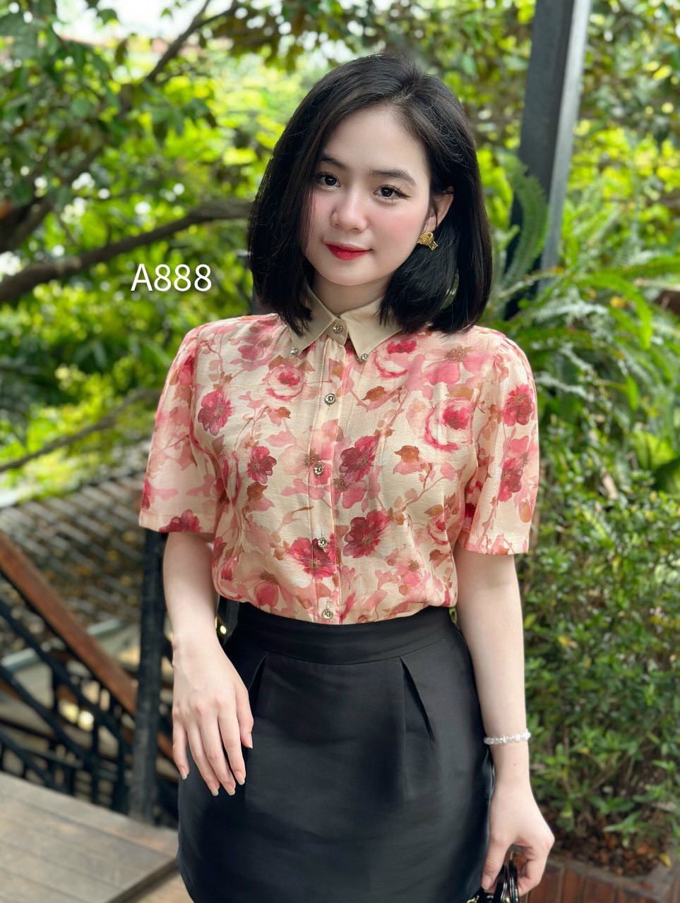 A888 Áo sơ mi hoa cổ đính đá