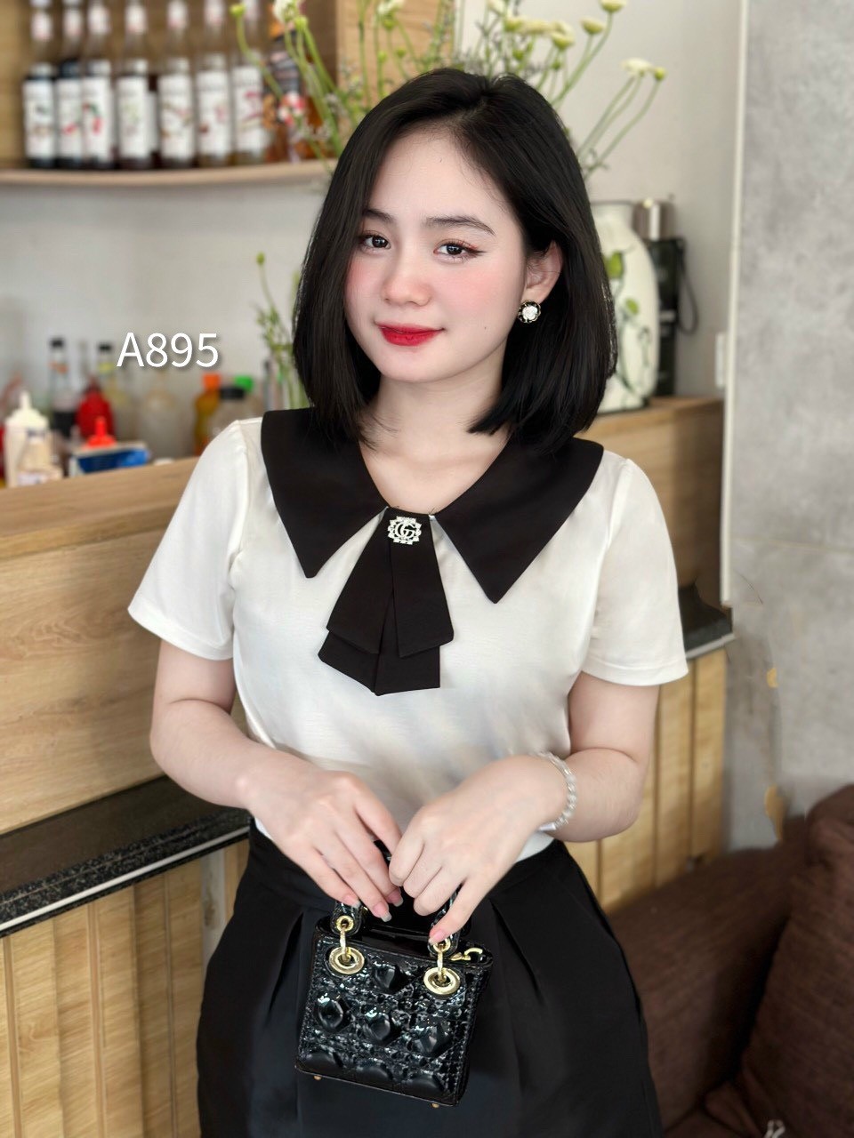 A895 áo cộc tay cổ nơ tag đá