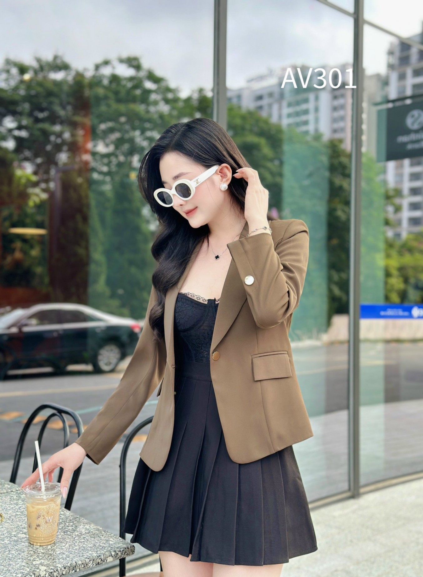 AV301 Áo vest cổ K cúc vàng