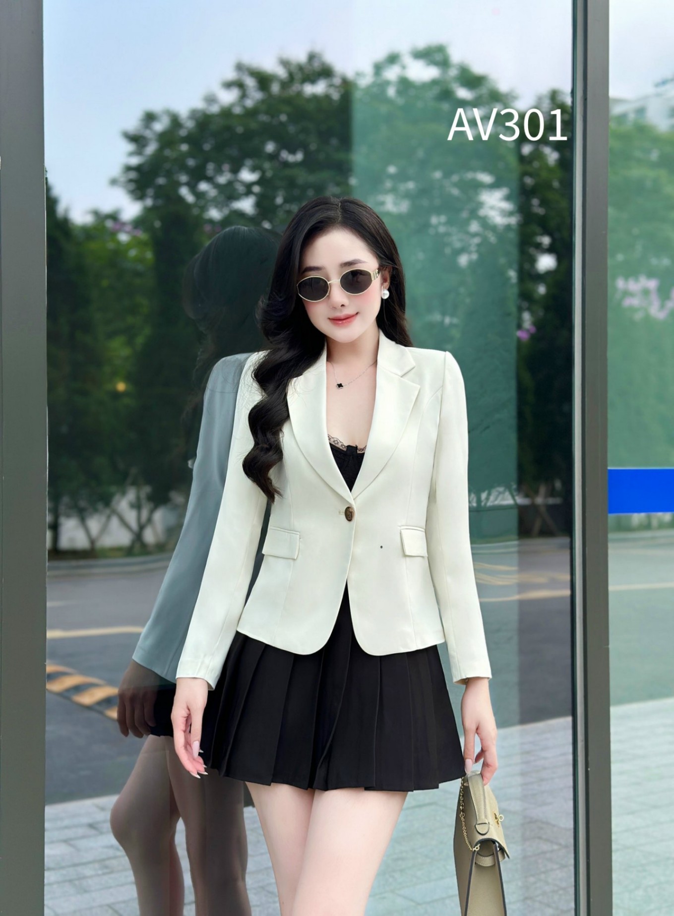 AV301 Áo vest cổ K cúc vàng