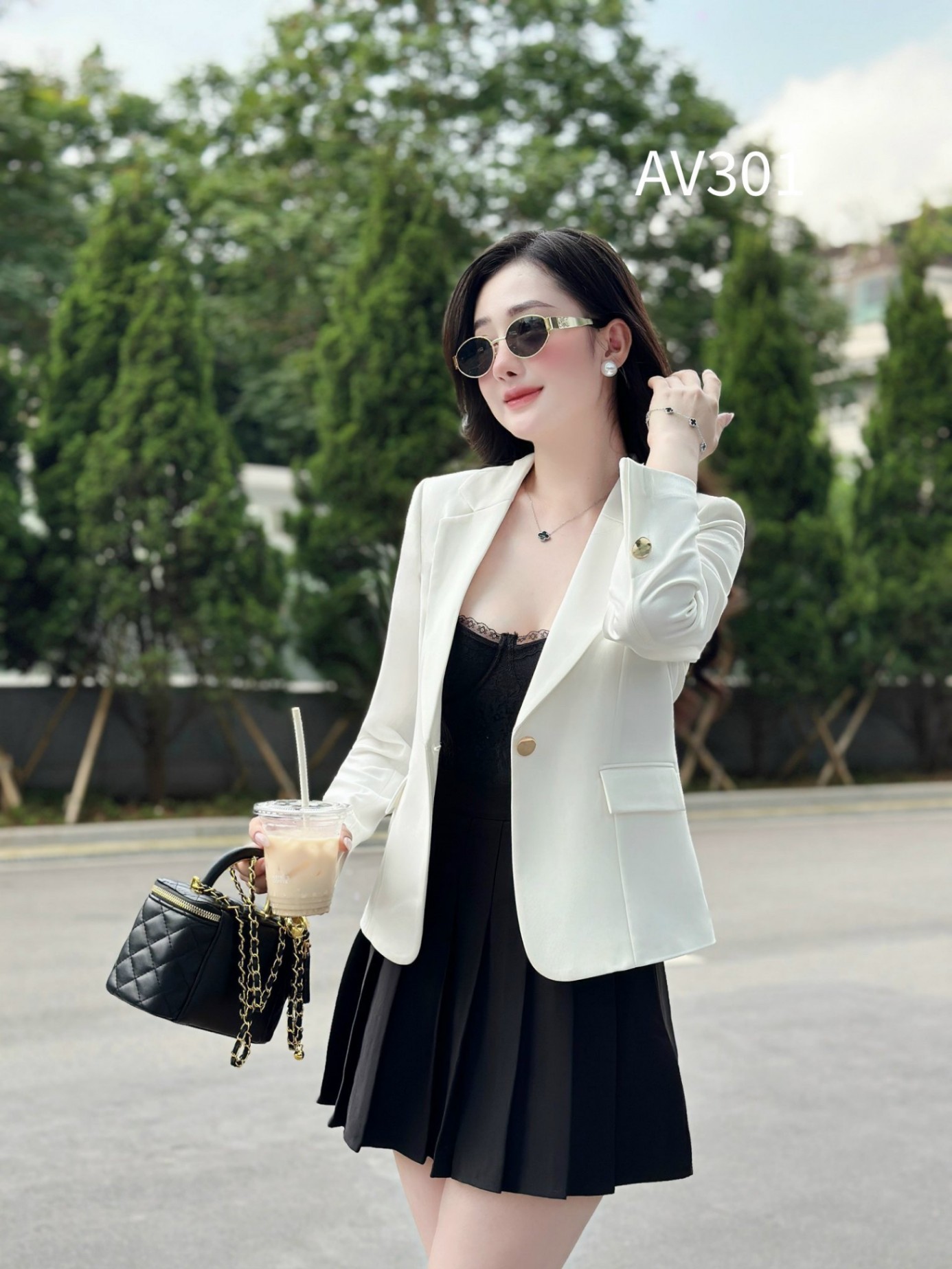 AV301 Áo vest cổ K cúc vàng