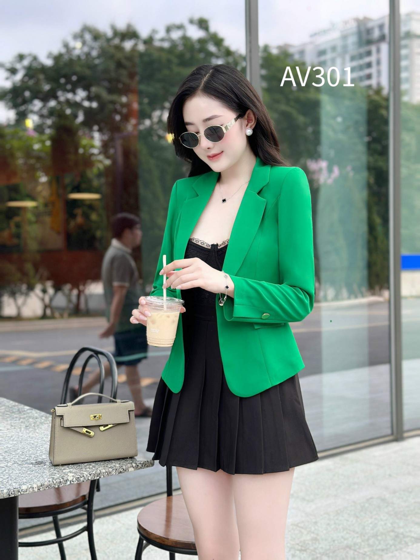 AV301 Áo vest cổ K cúc vàng