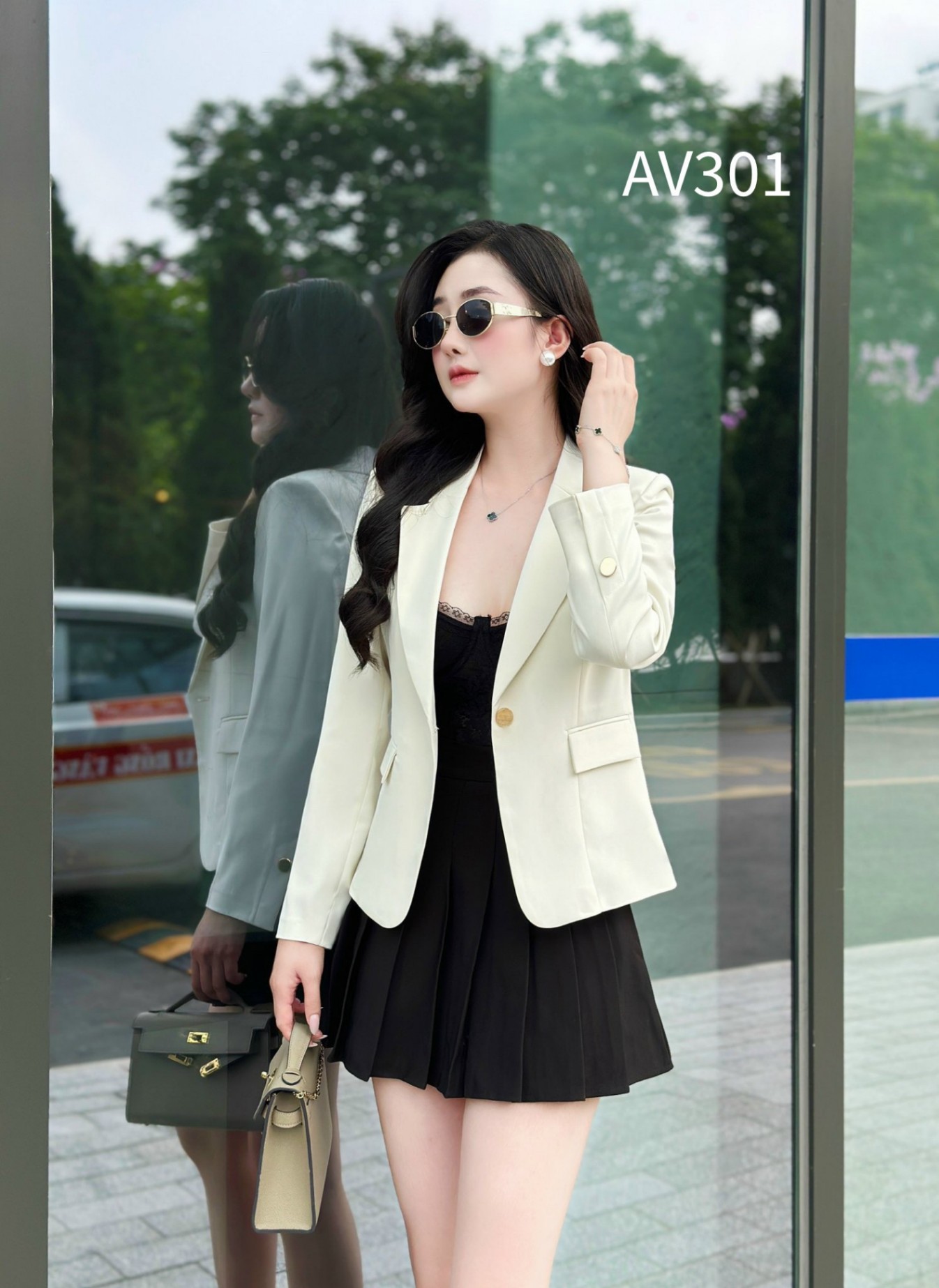 AV301 Áo vest cổ K cúc vàng