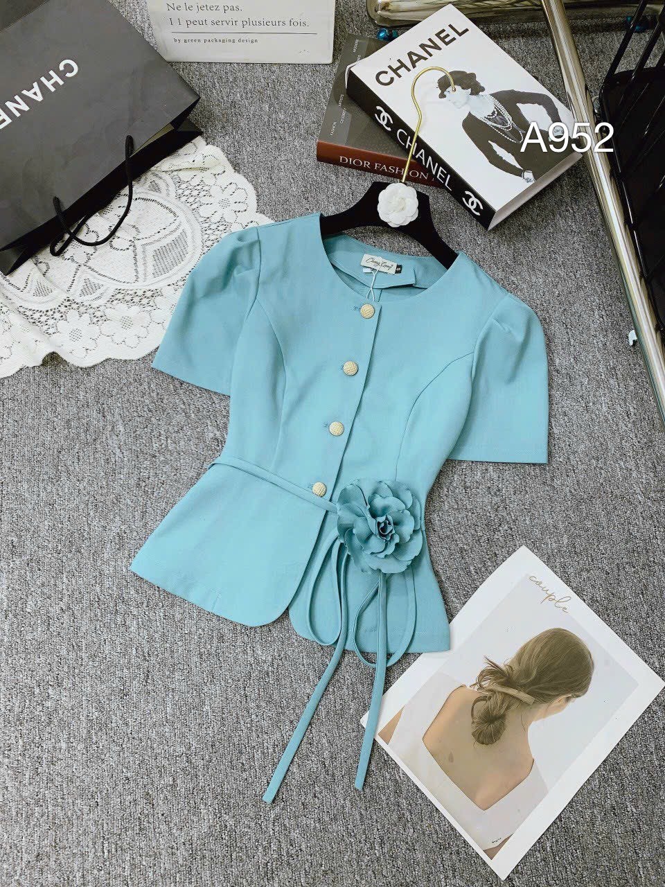 A952 áo peplum tag hoa