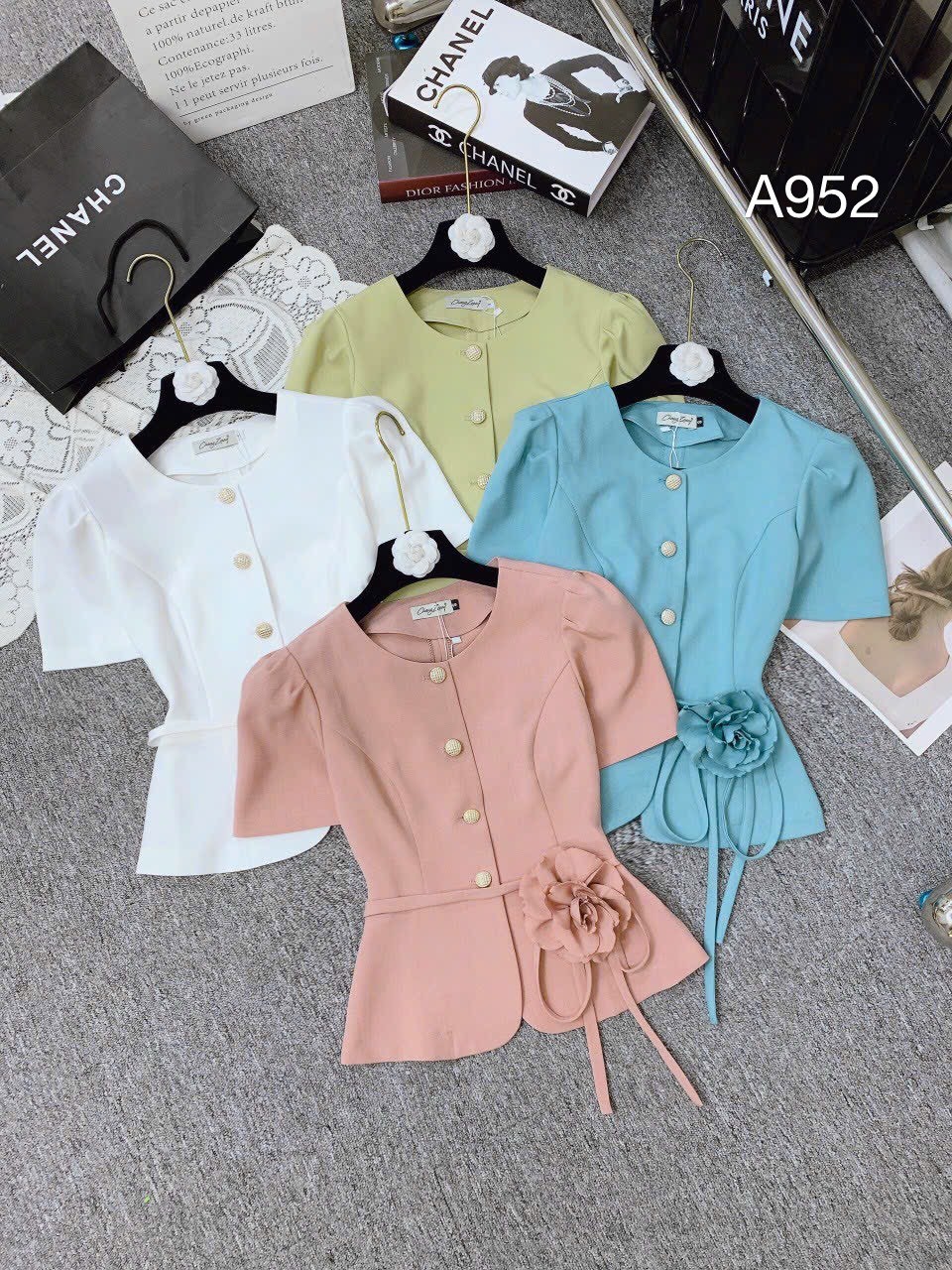 A952 áo peplum tag hoa