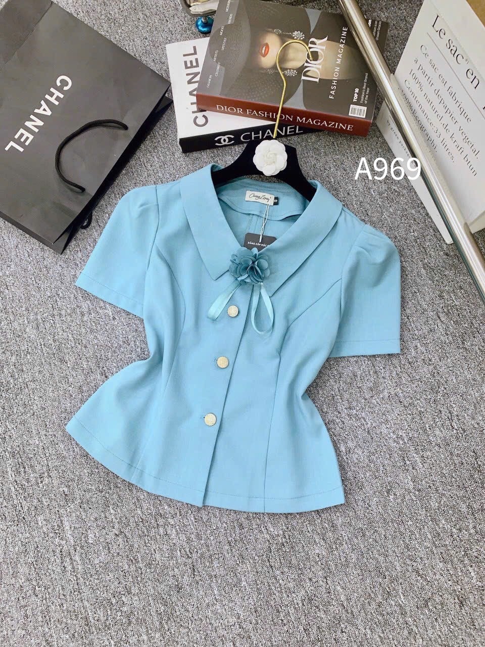 A969 Áo peplum cổ nhọn tag hoa