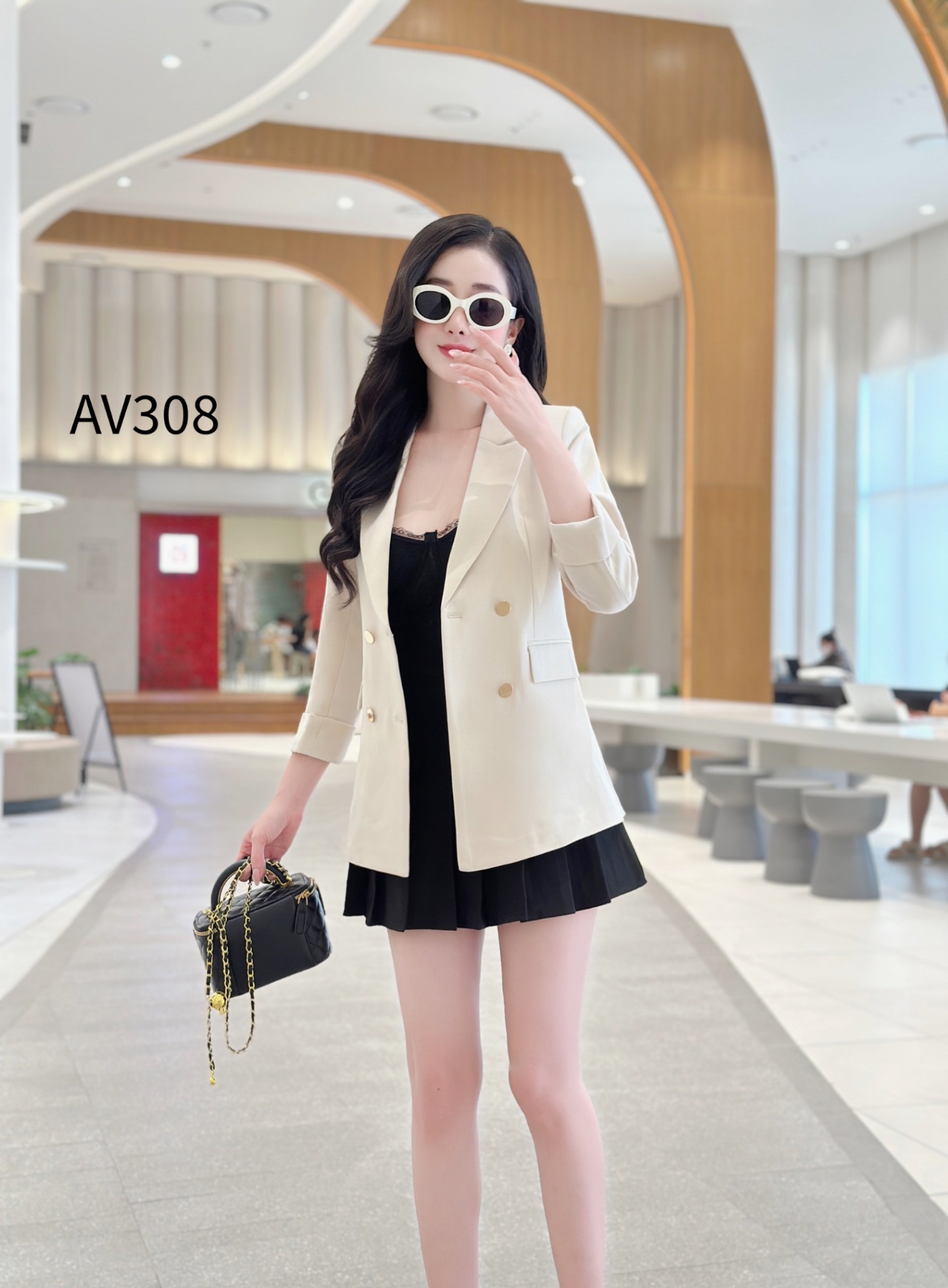 AV308 áo vest 4 cúc vàng cổ vếch