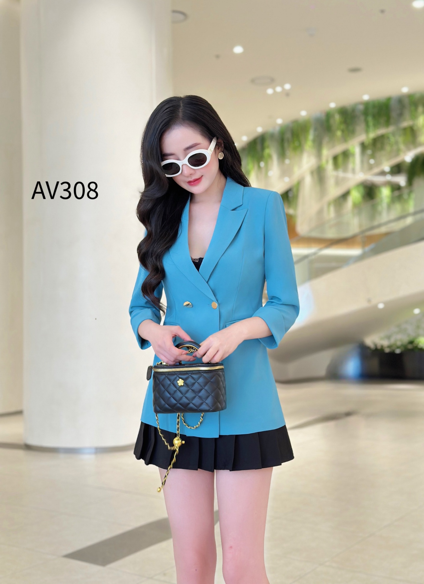 AV308 áo vest 4 cúc vàng cổ vếch