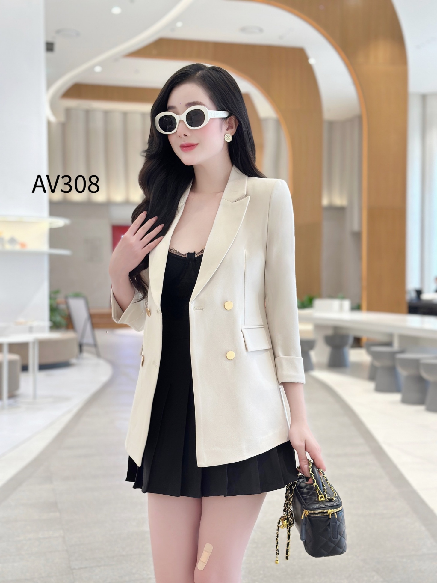 AV308 áo vest 4 cúc vàng cổ vếch