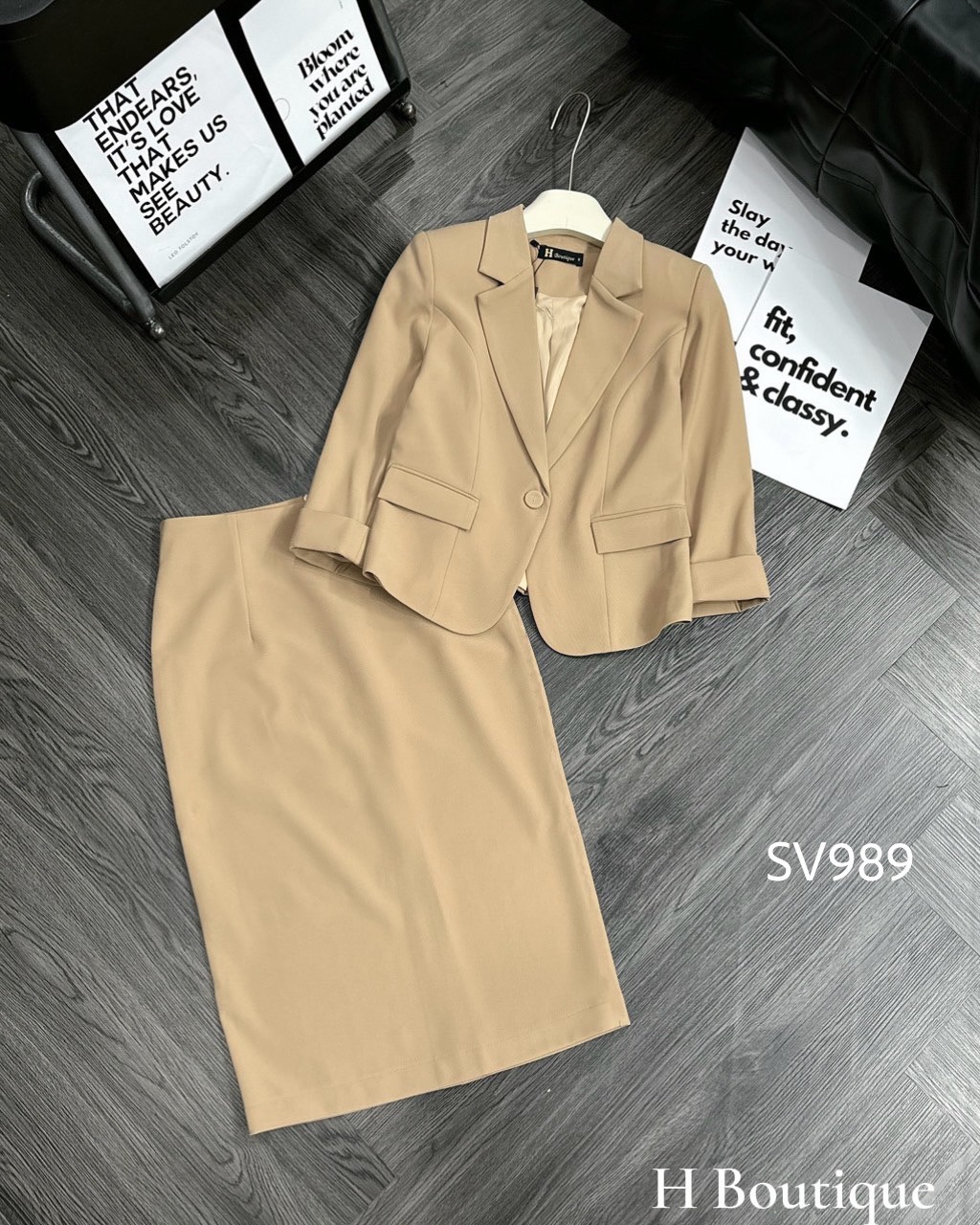 SV989 Sét vest chân váy cổ K