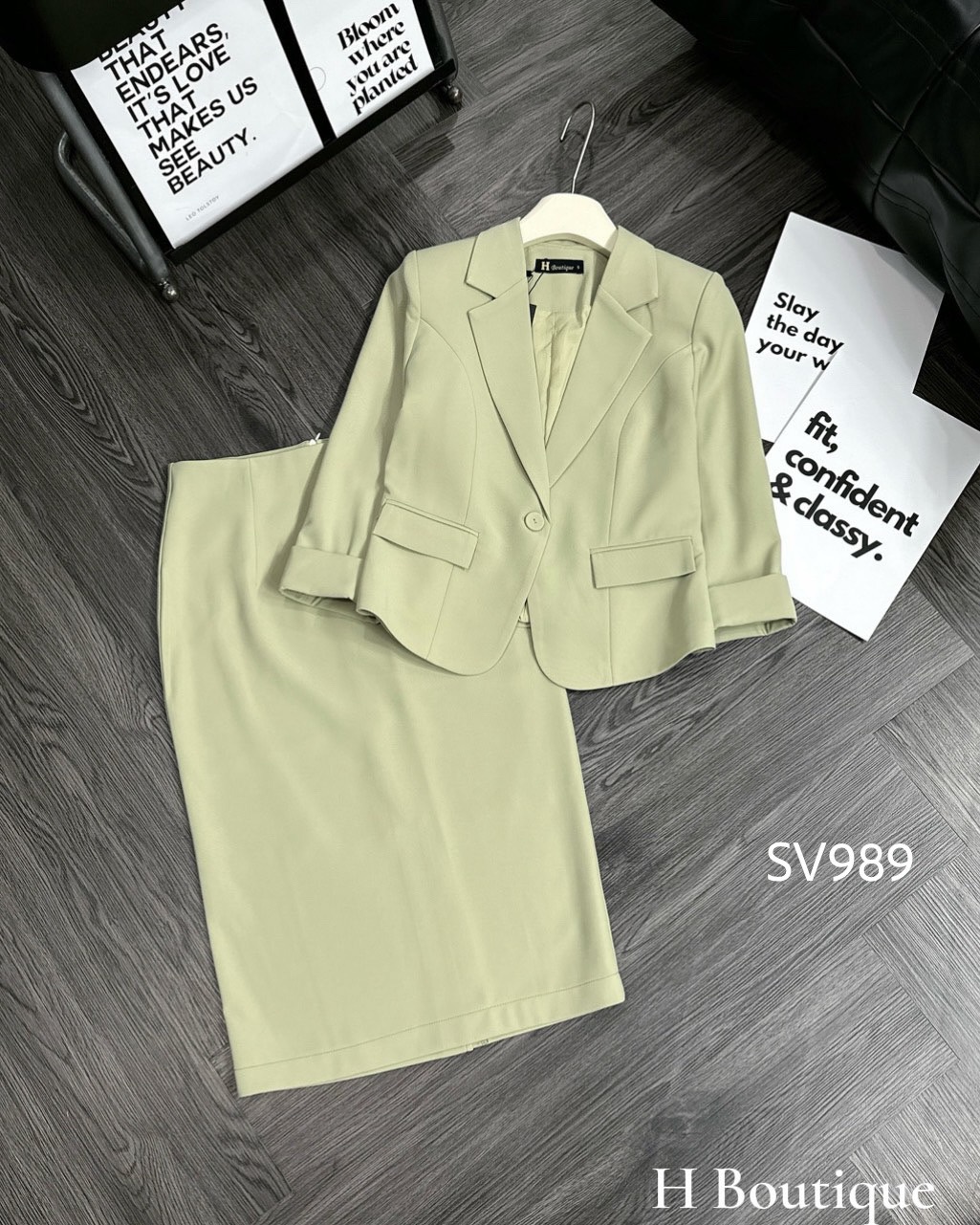 SV989 Sét vest chân váy cổ K